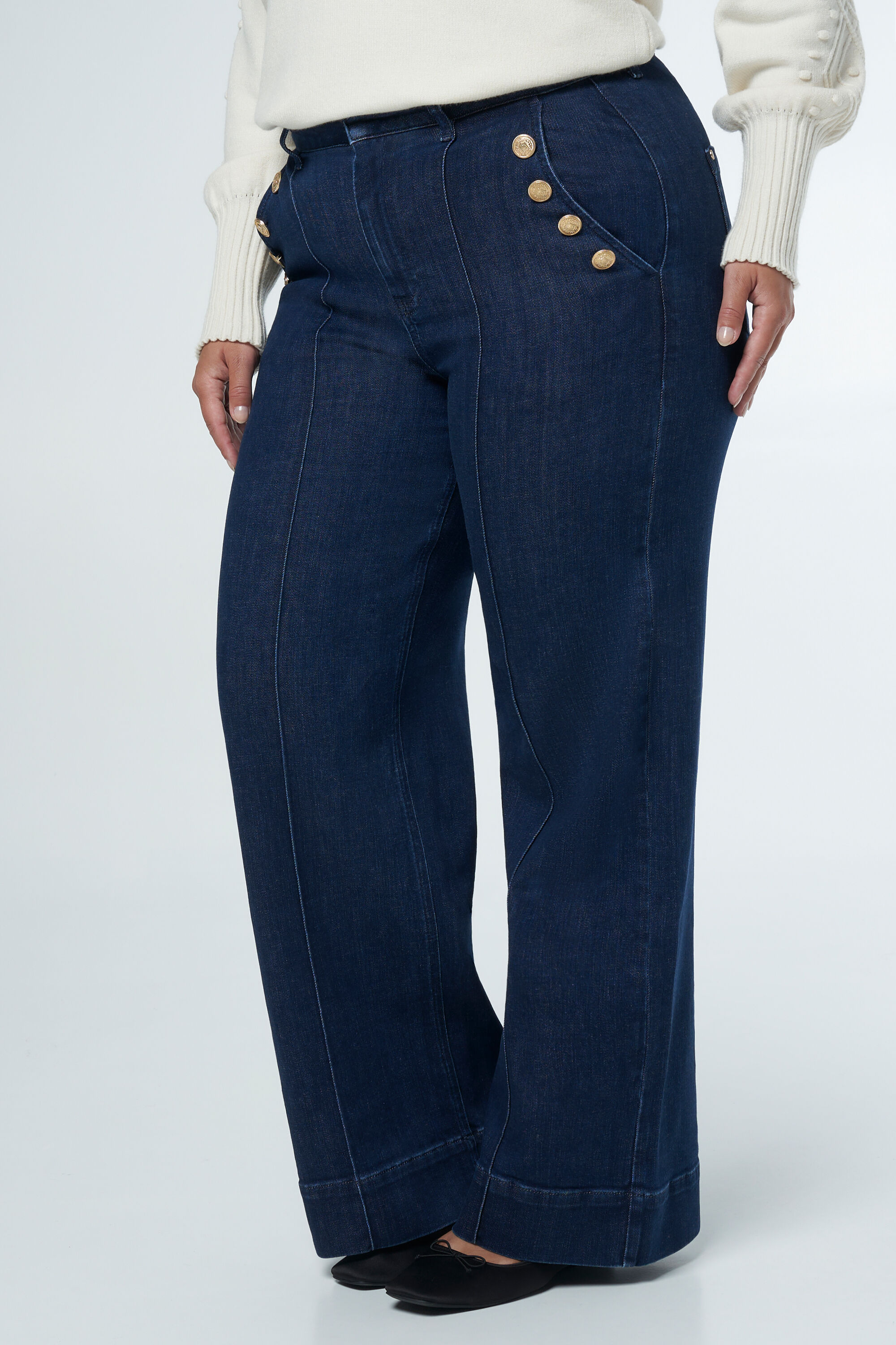 Wide leg jeans met gouden knopen image number 5