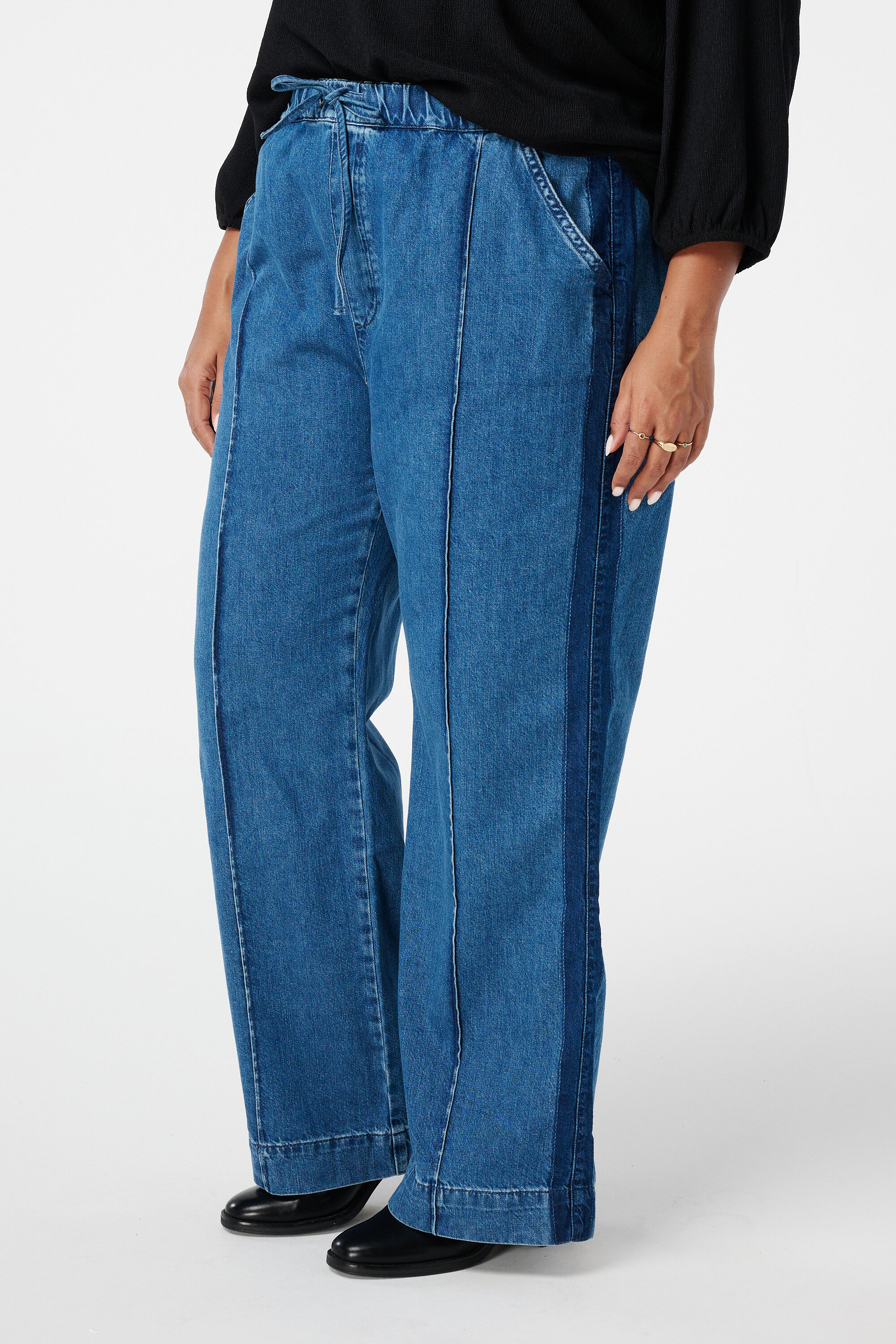 Denim broek met strikkoord image number 5