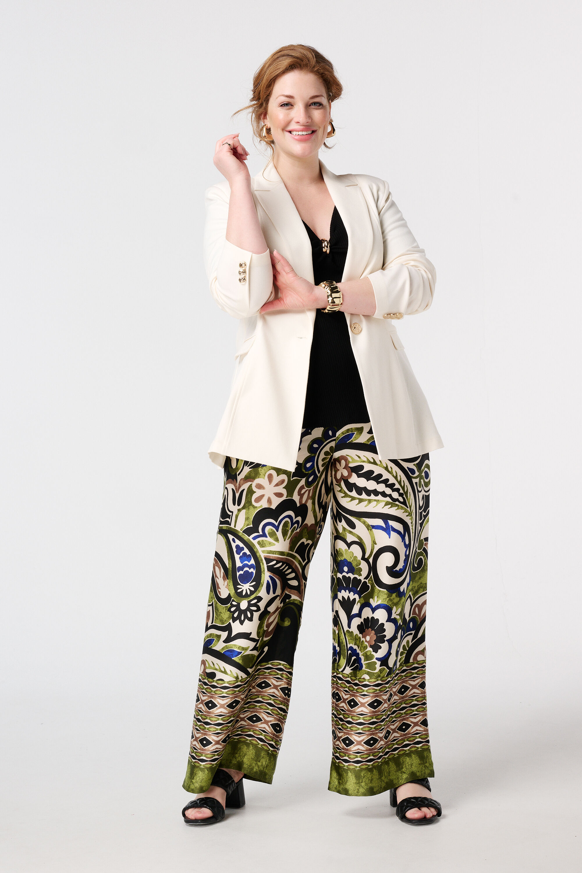 Blazer met gouden knopen image number 5