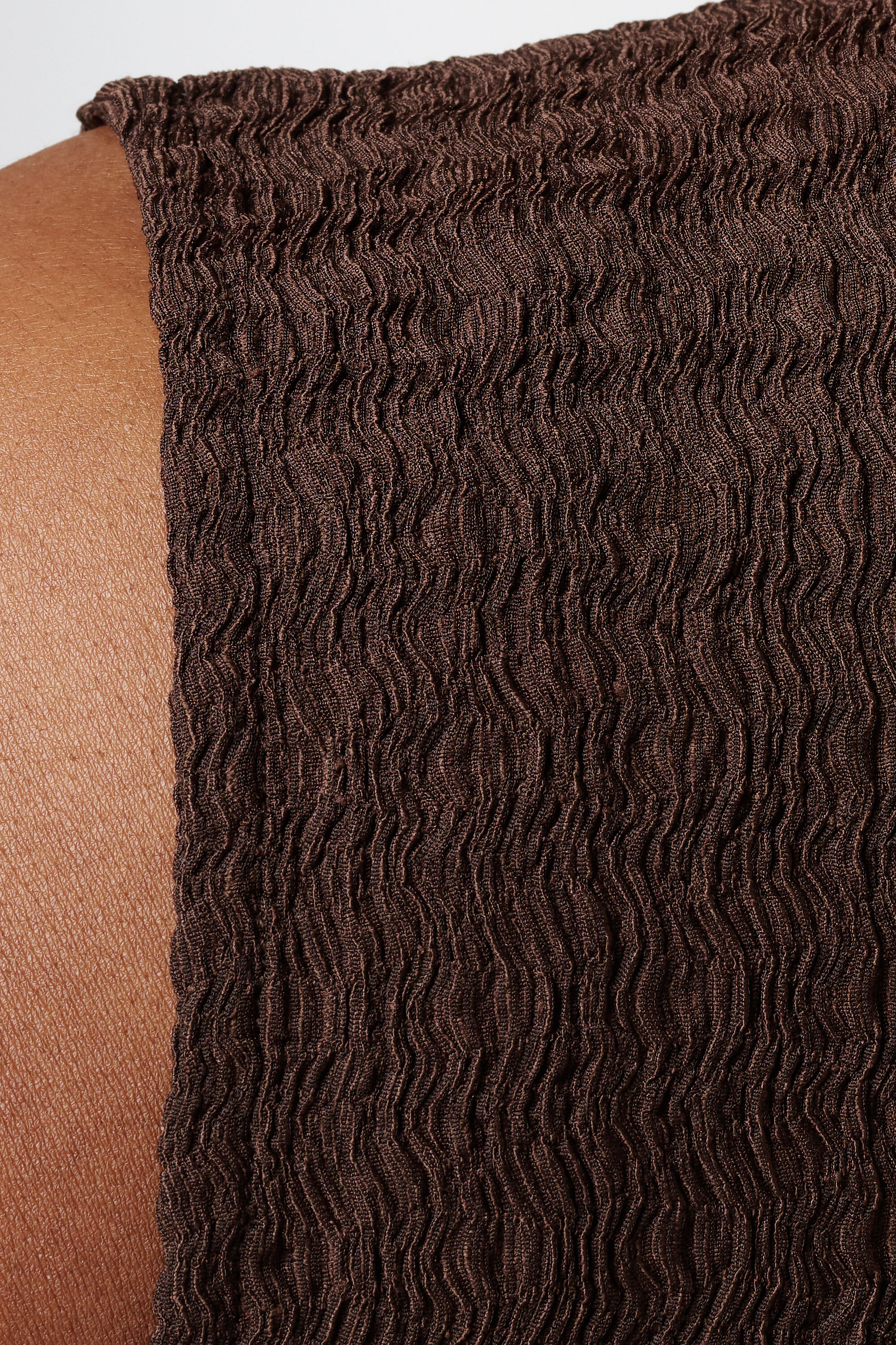 Bruine button up tank top image number 6