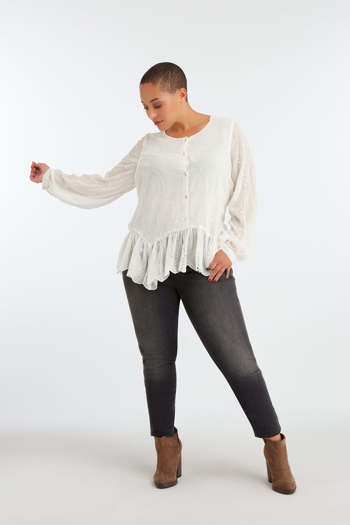 Blouse met embroidery image number 4