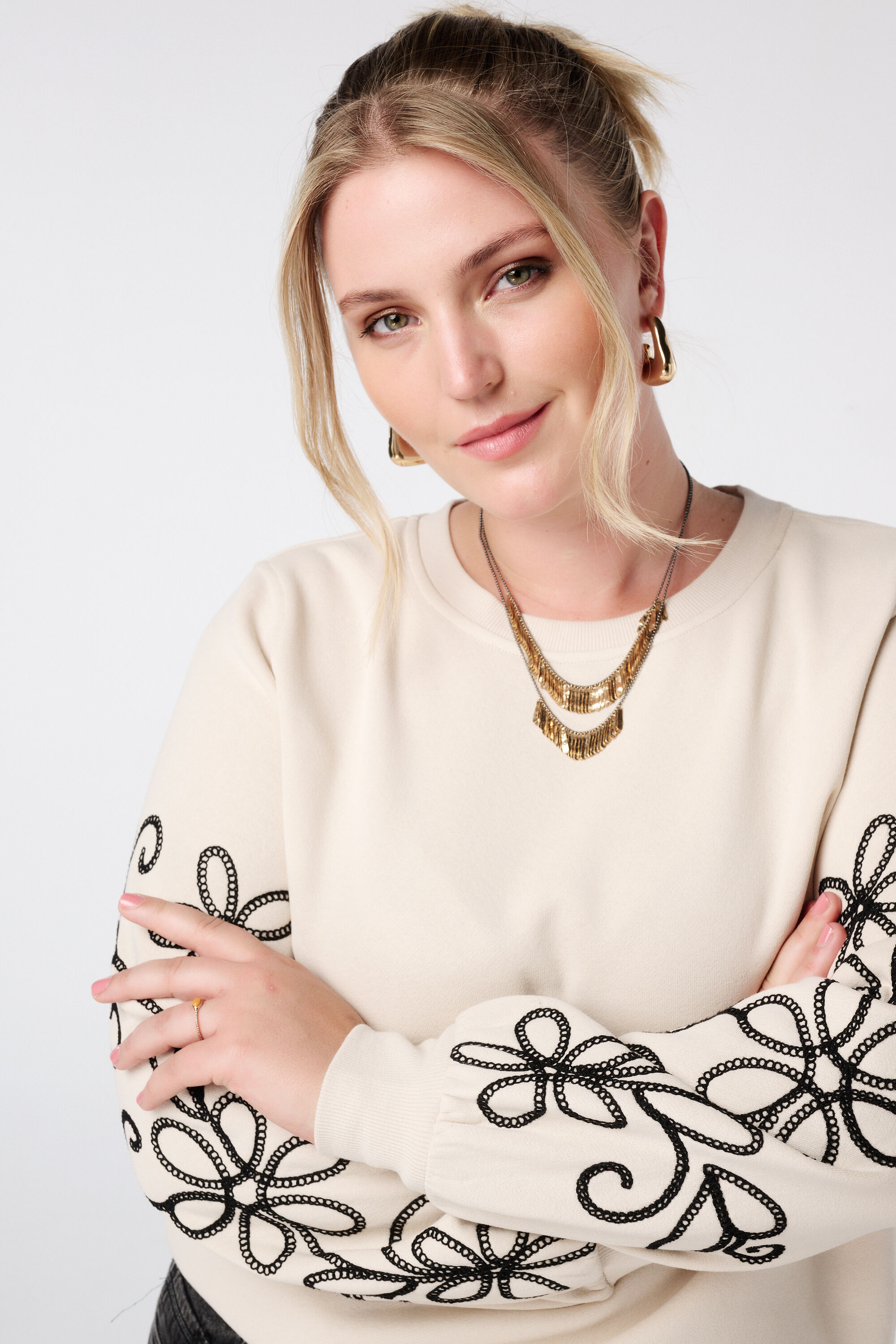 Sweater met broderie details image number 4