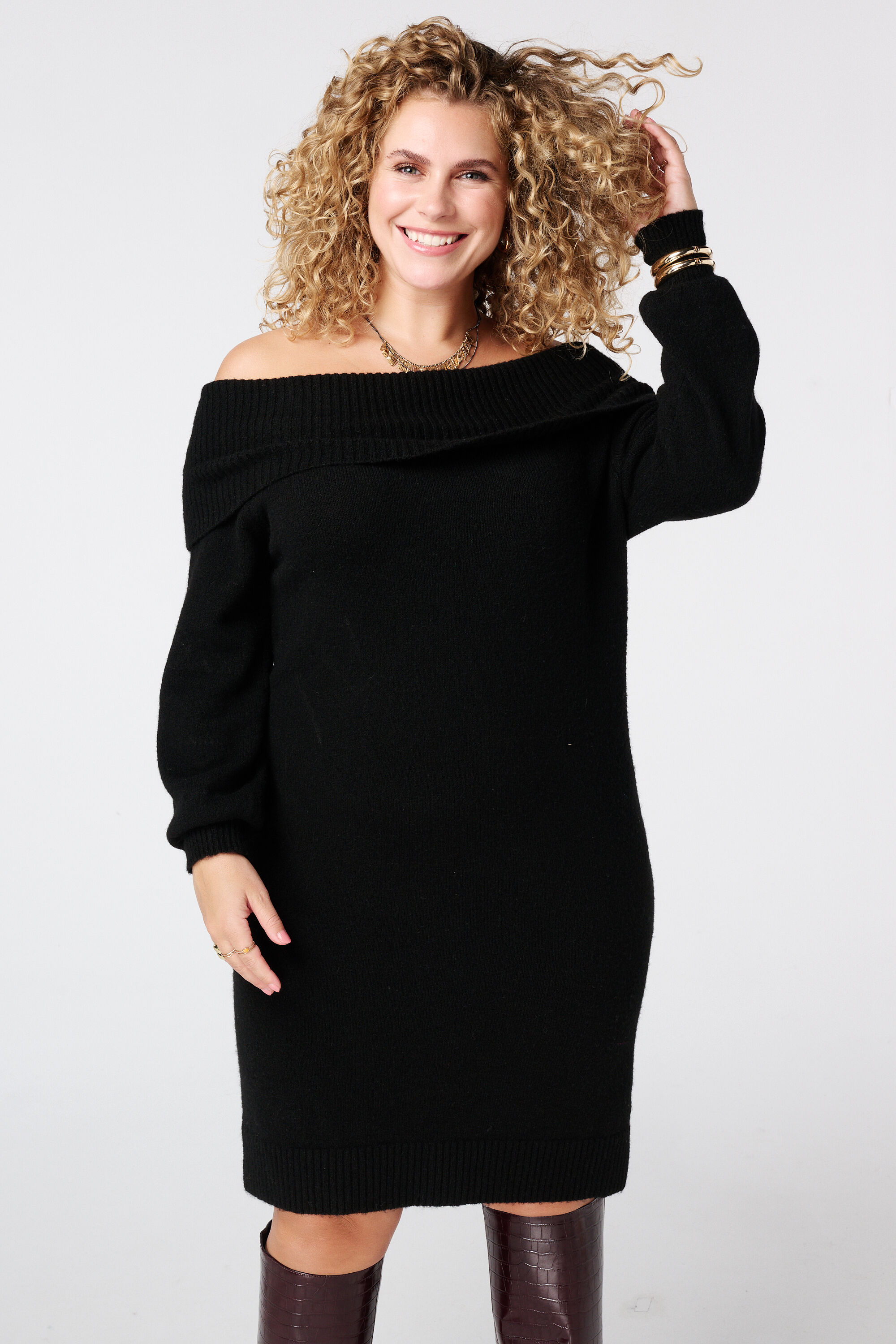 Gebreide off-shoulder jurk