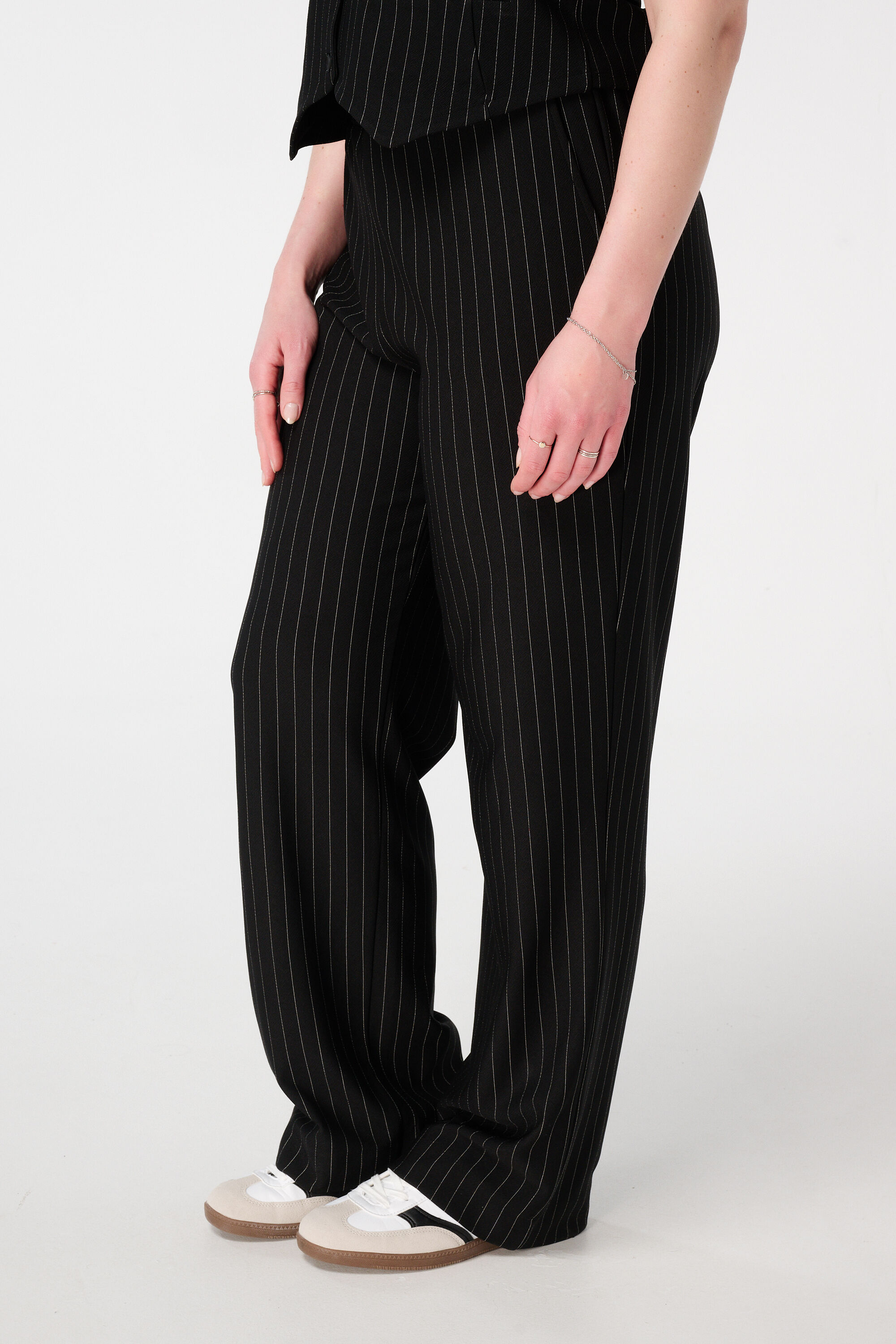 Broek met krijtstreep en elastische tailleband image number 5