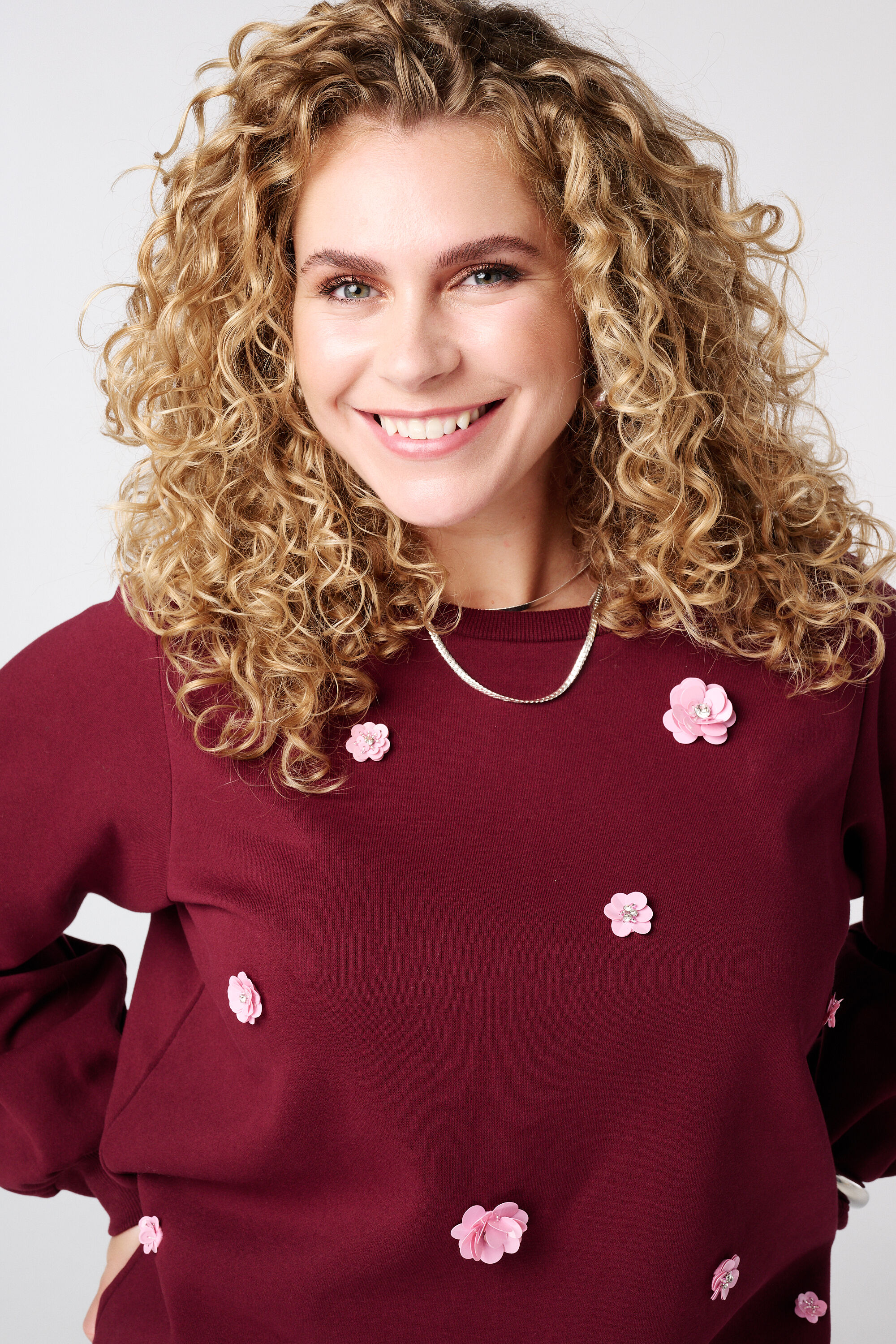 Sweater met 3D bloemen image number 4