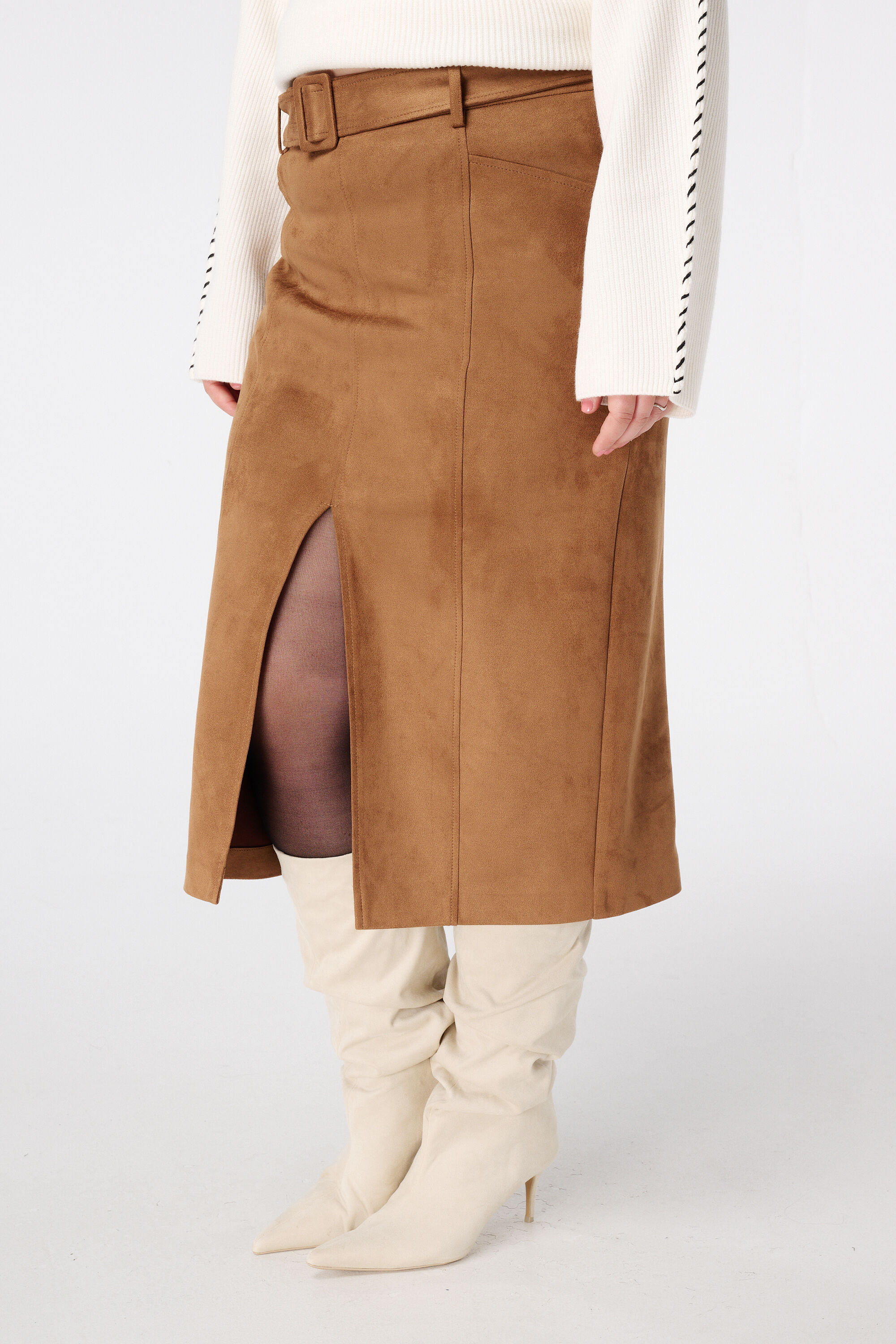 Midi rok in su&egrave;de look met riempje image number 5