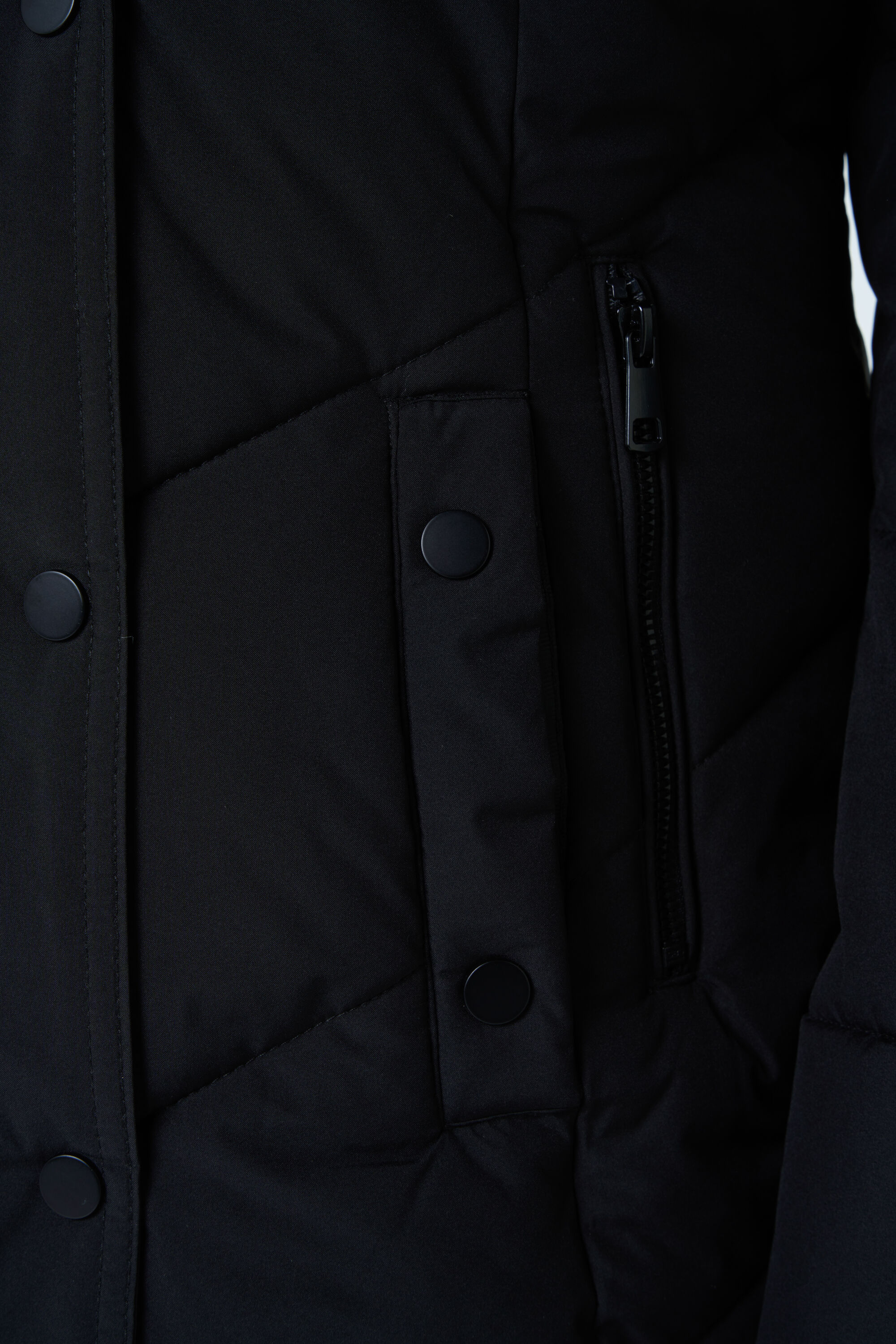 Gewatteerde jas met capuchon image number 4