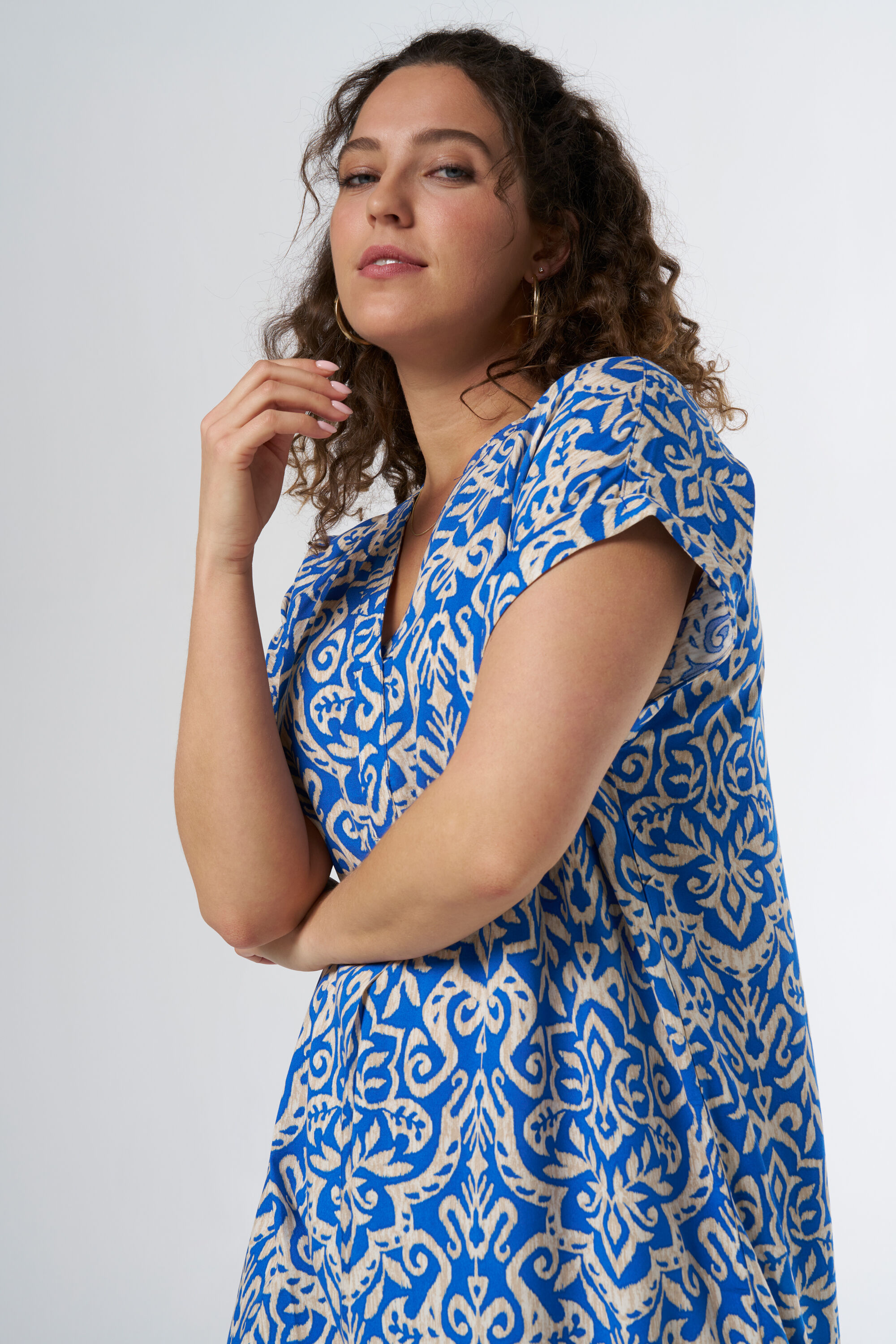 Ruimvallende jurk met print image number 5