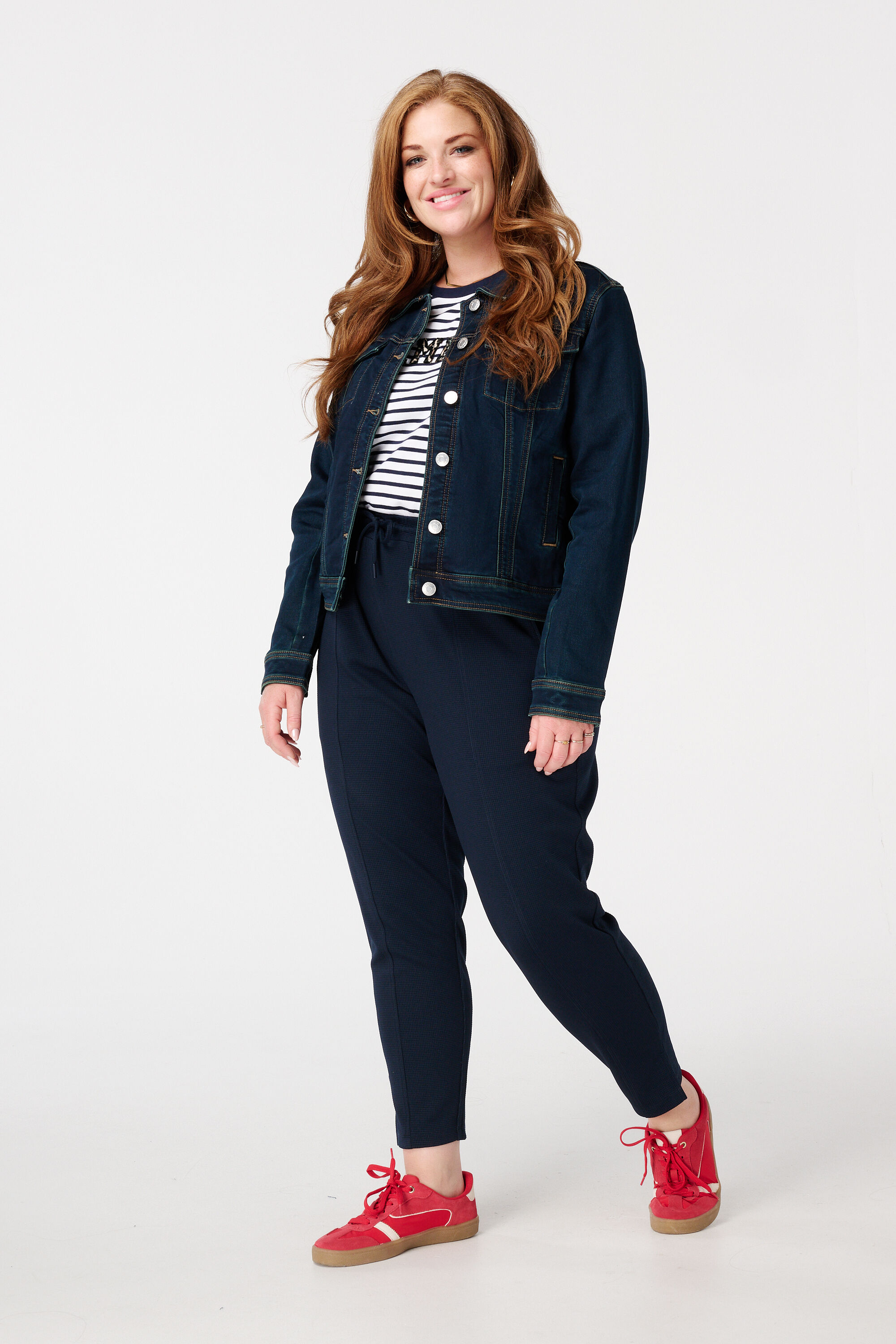 Donkerblauwe spijkerjas met stretch image number 5