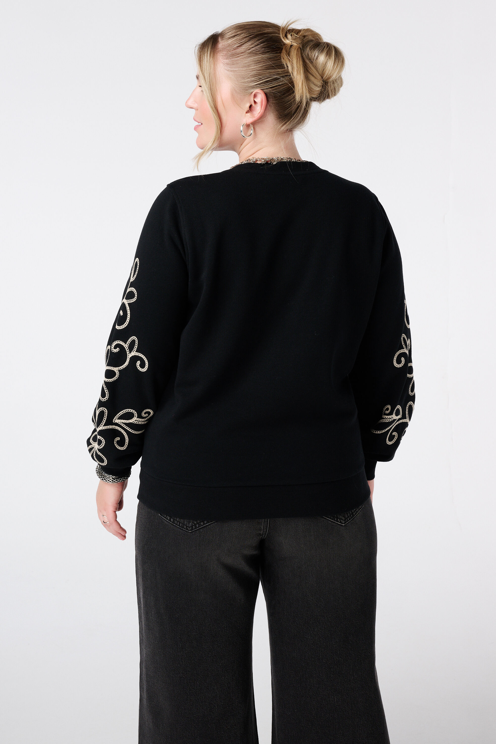 Sweater met broderie details image number 3