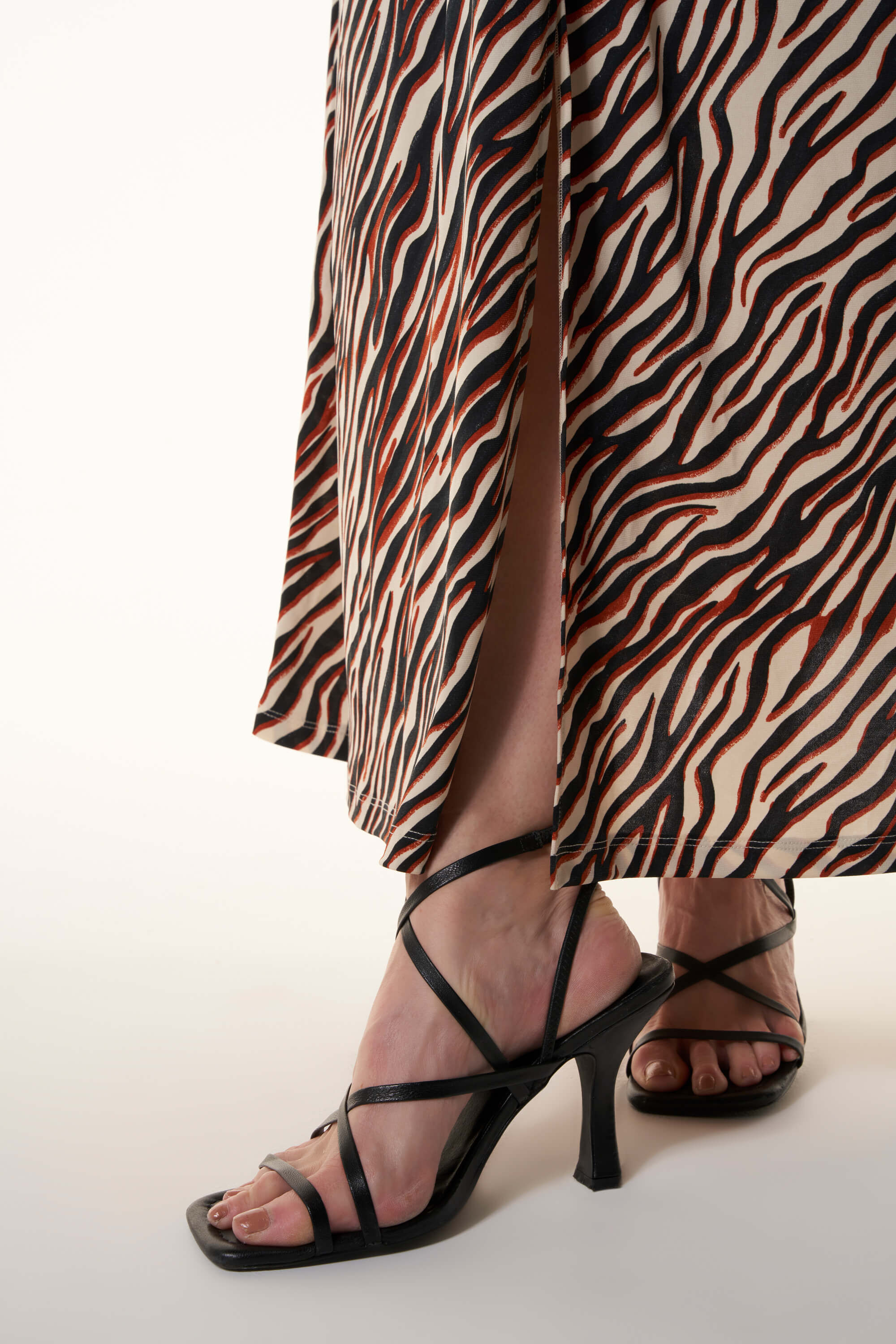 Maxi jurk met gedraaide detail image number 4