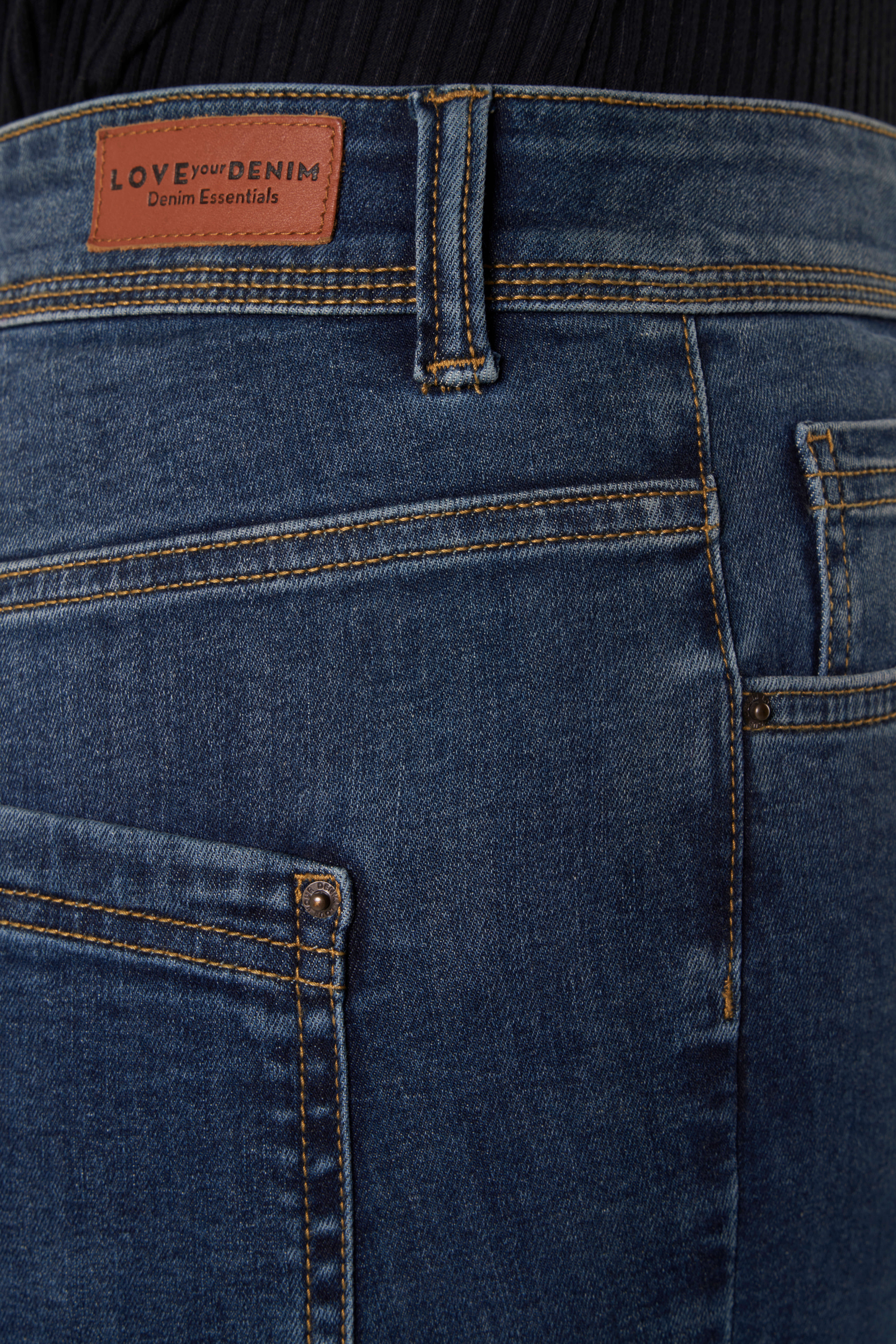 Skinny leg high waist jeans CHERRY image number 4