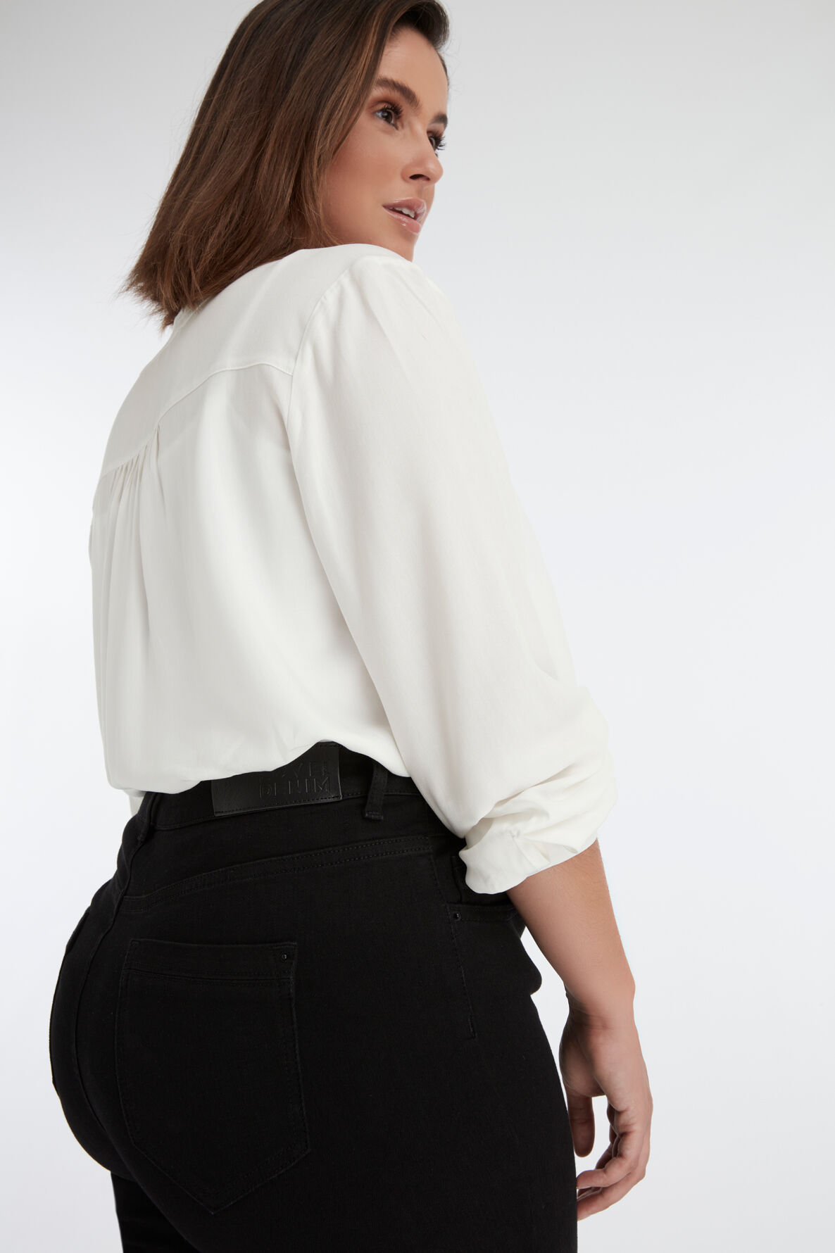 Slim leg jeans IRIS image number 4