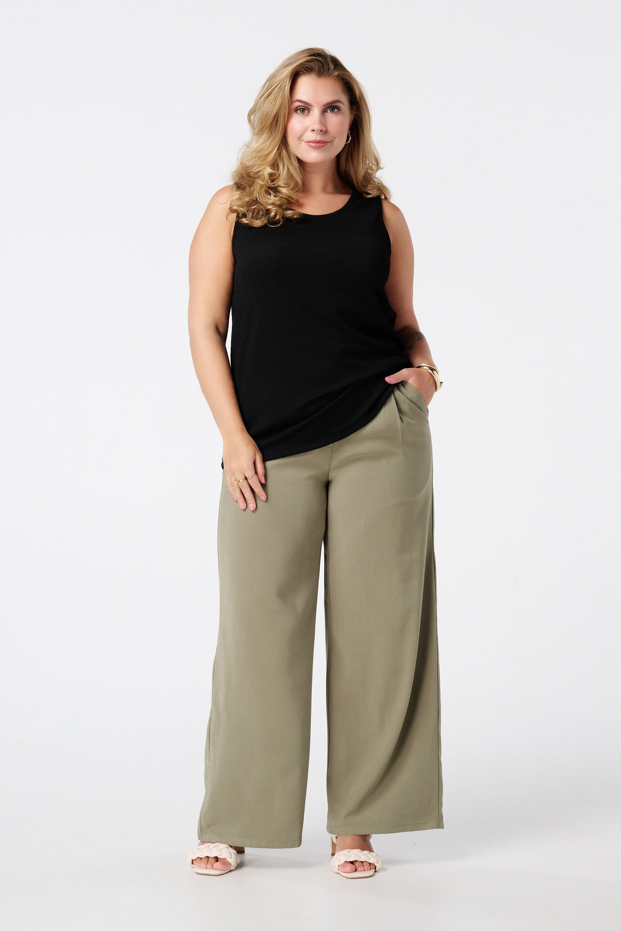 Mouwloze top met ronde hals  image number 5