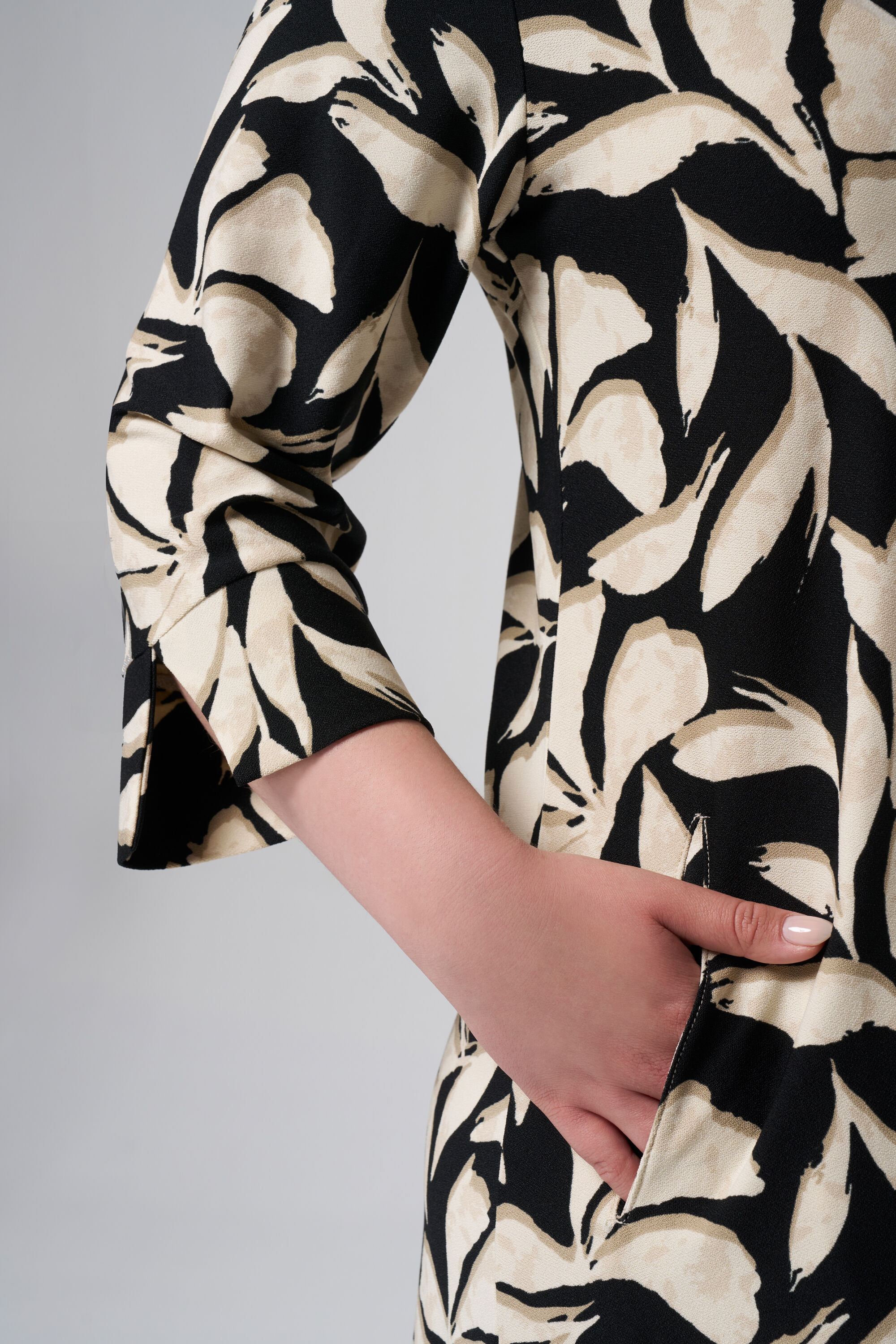 Jurk met zakken en print image number 4