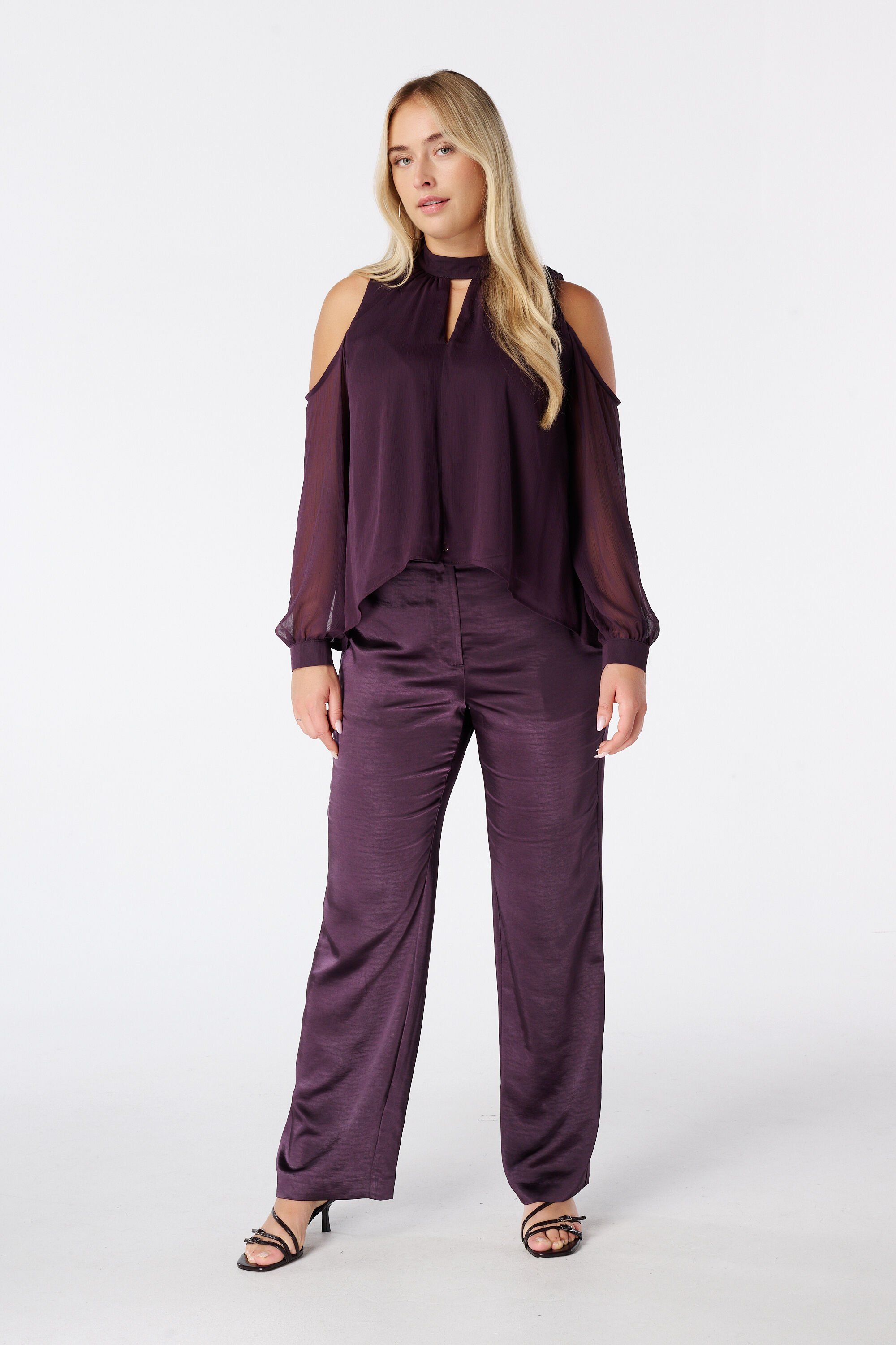 Top met cut-out details image number 3