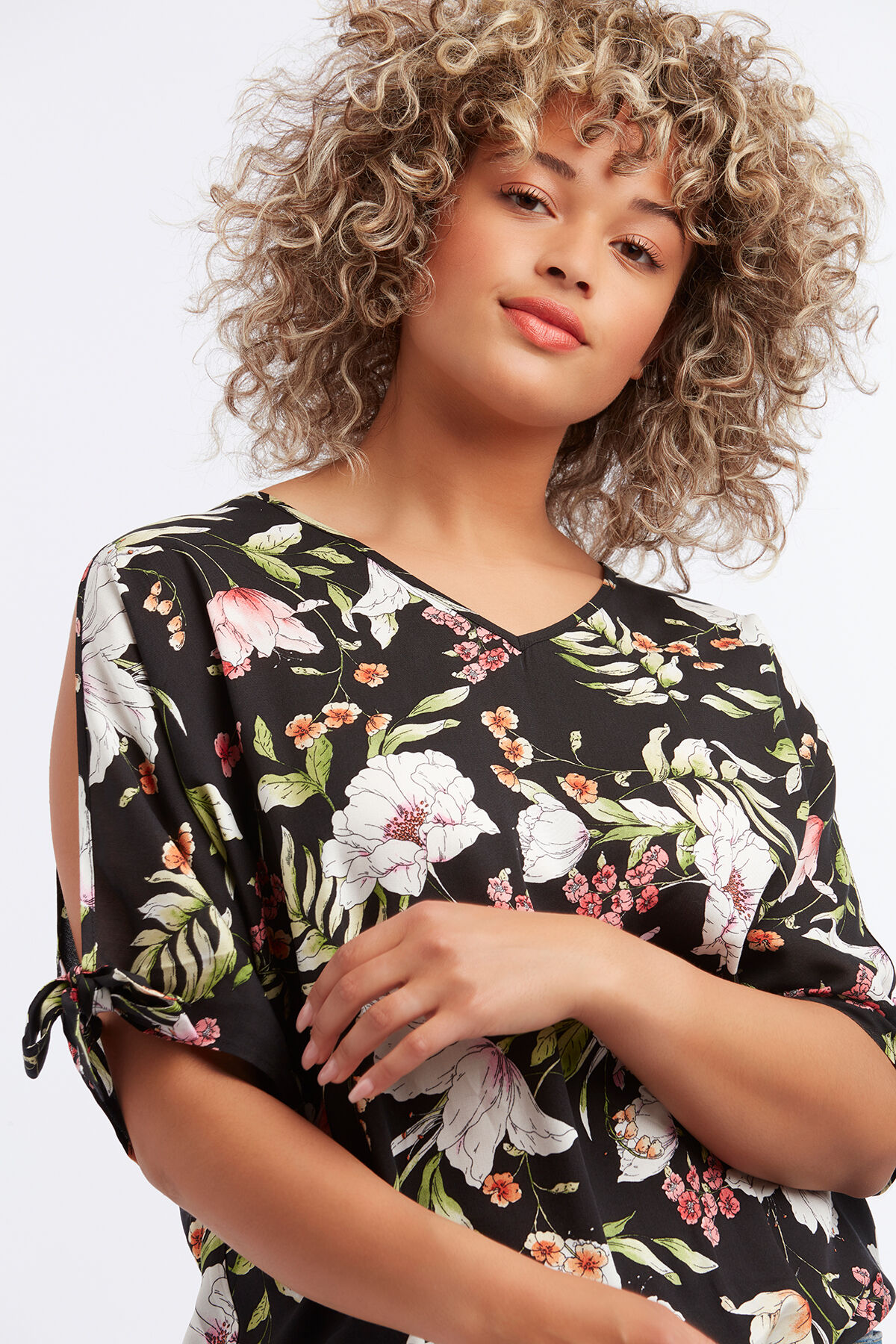 Blouse met knoopdetail image number 4