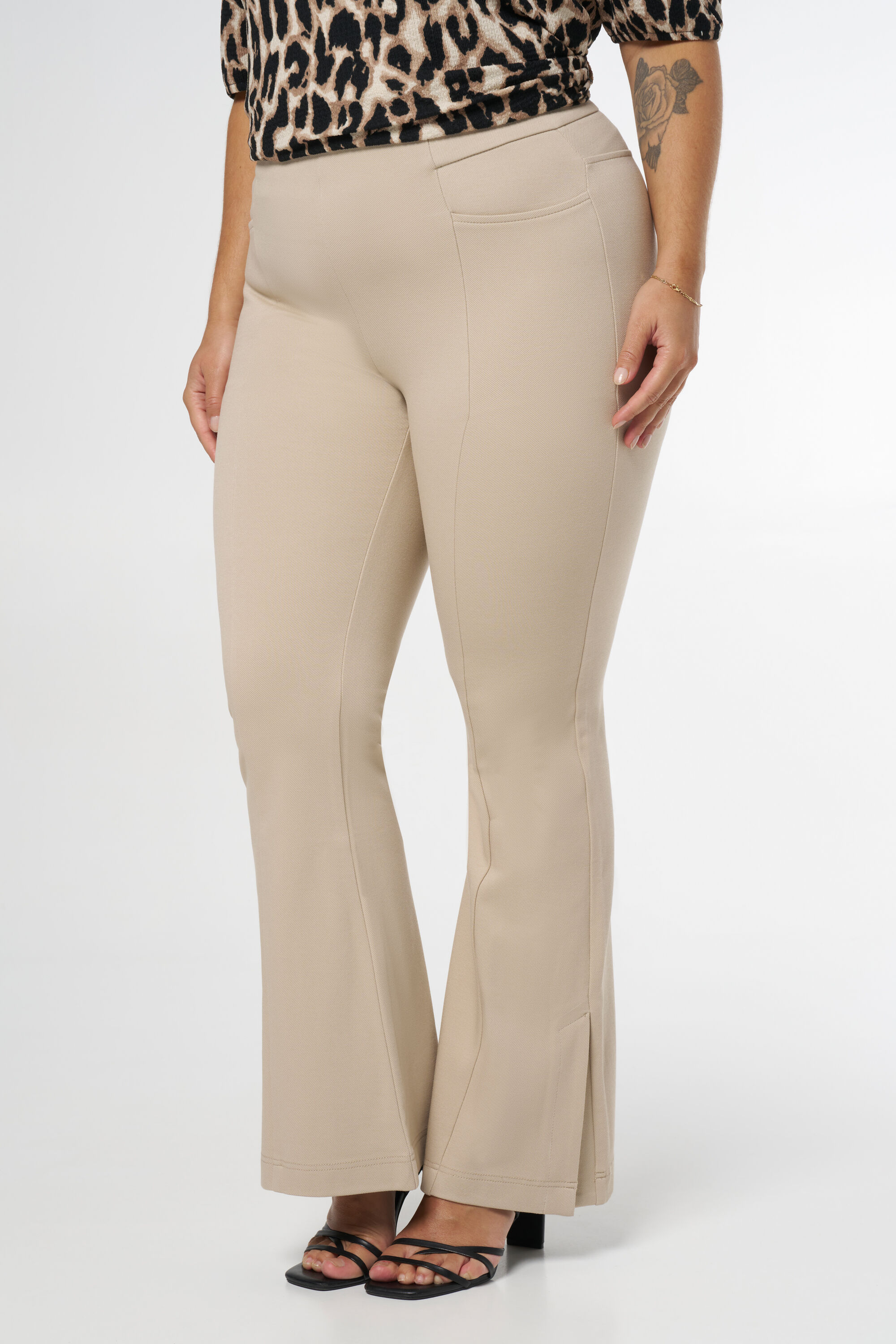 Flared tregging image number 5