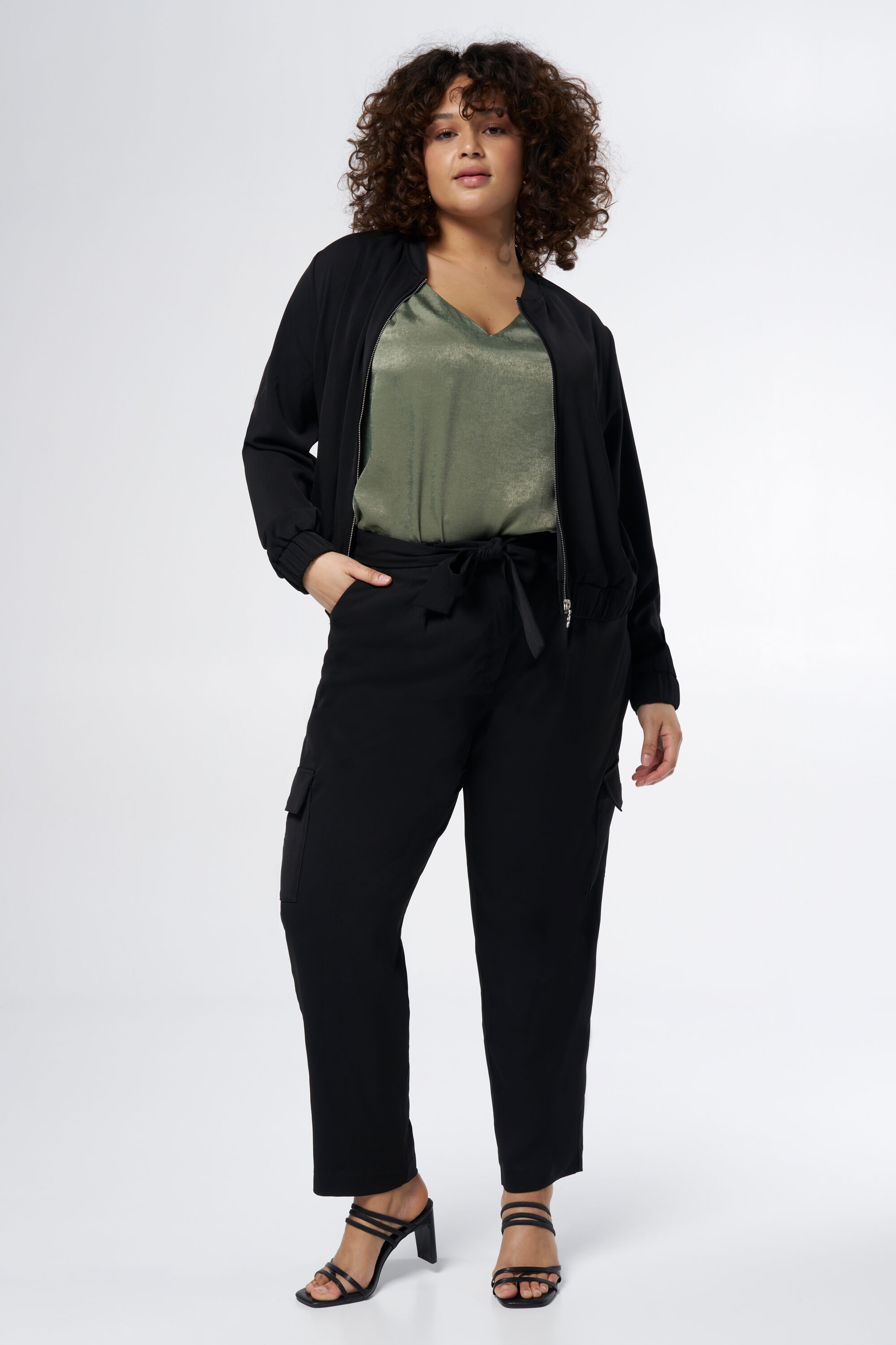 Bomberjack met zakken image number 5