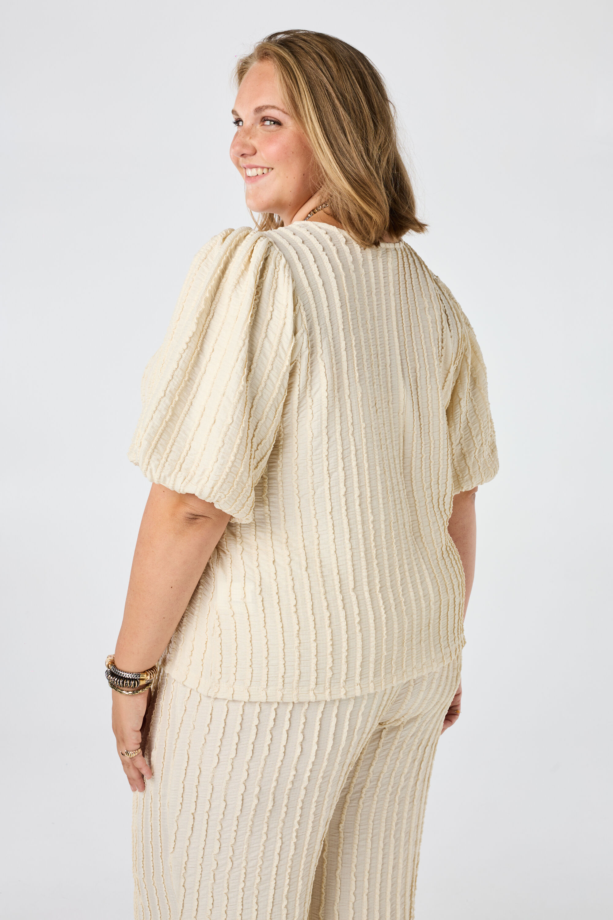 Crinkle top met pofmouwen image number 3