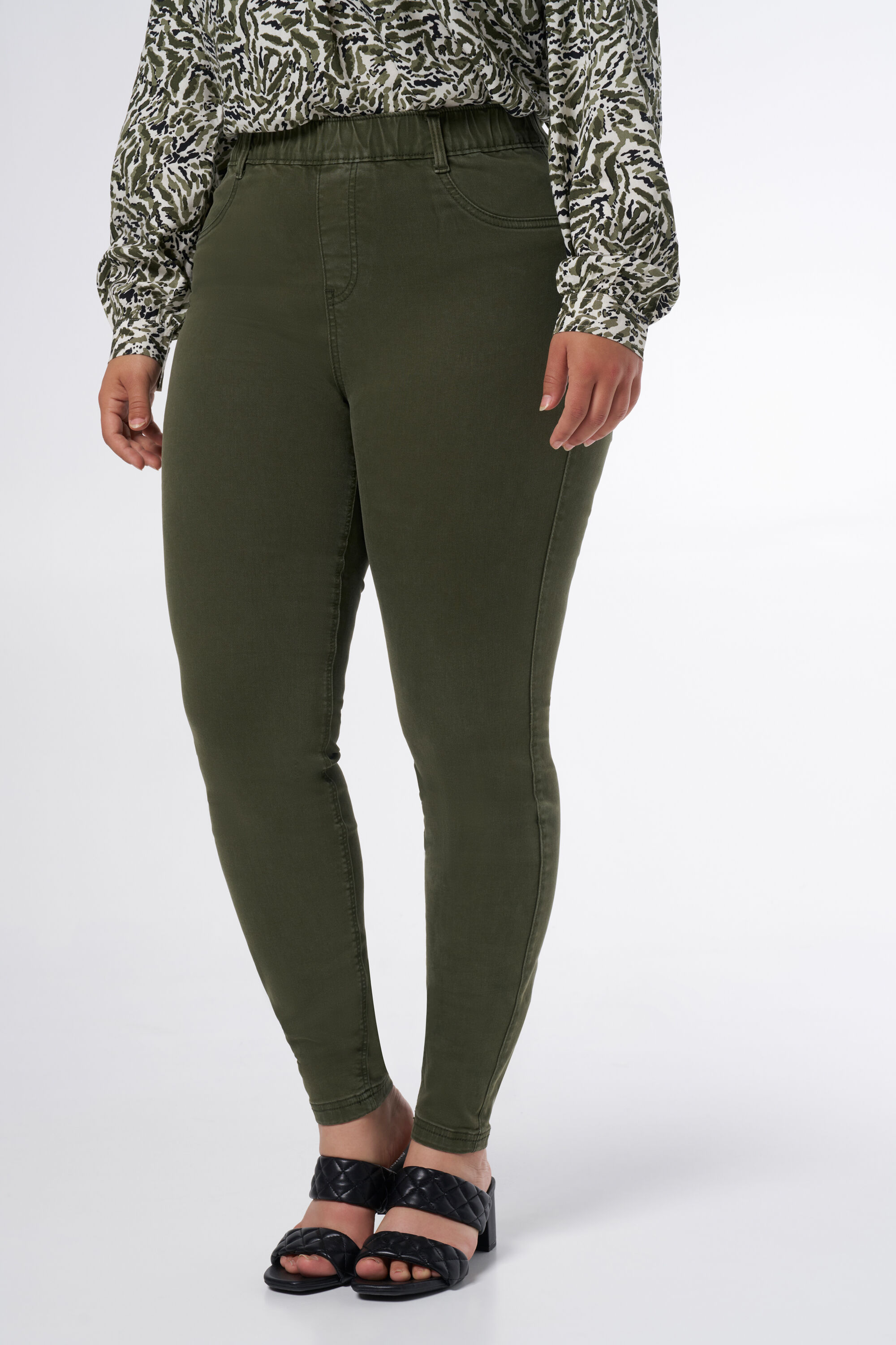 Skinny leg tregging image number 5