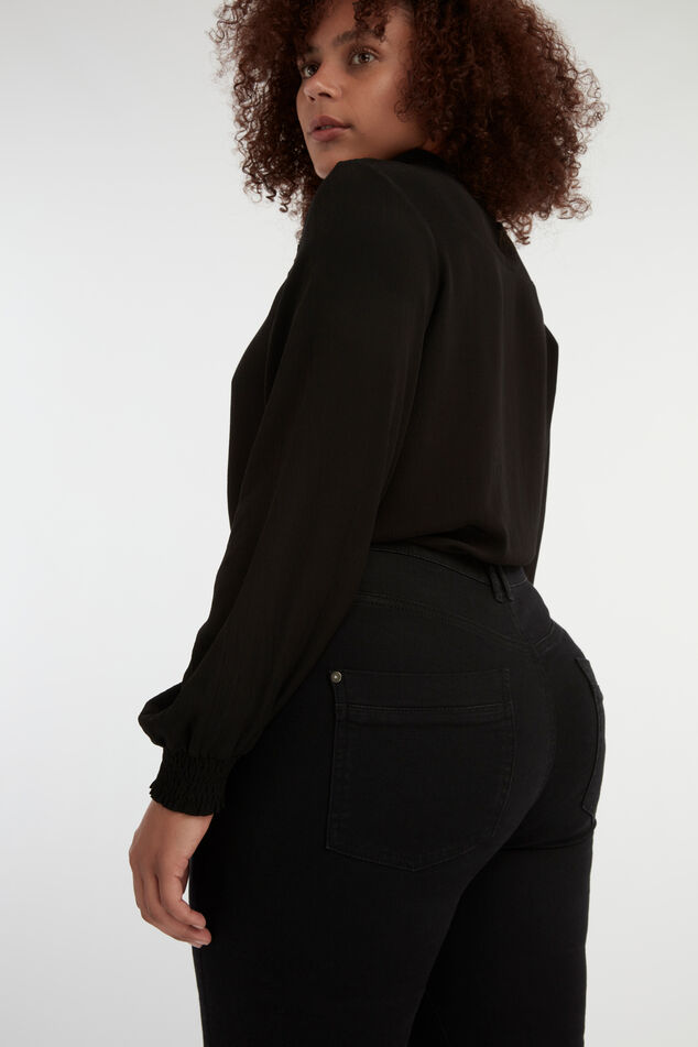 Magic Simplicity flared leg SHAPES jeans image number 4