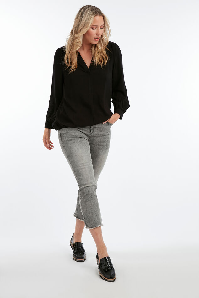 Cropped straight leg jeans image number 0
