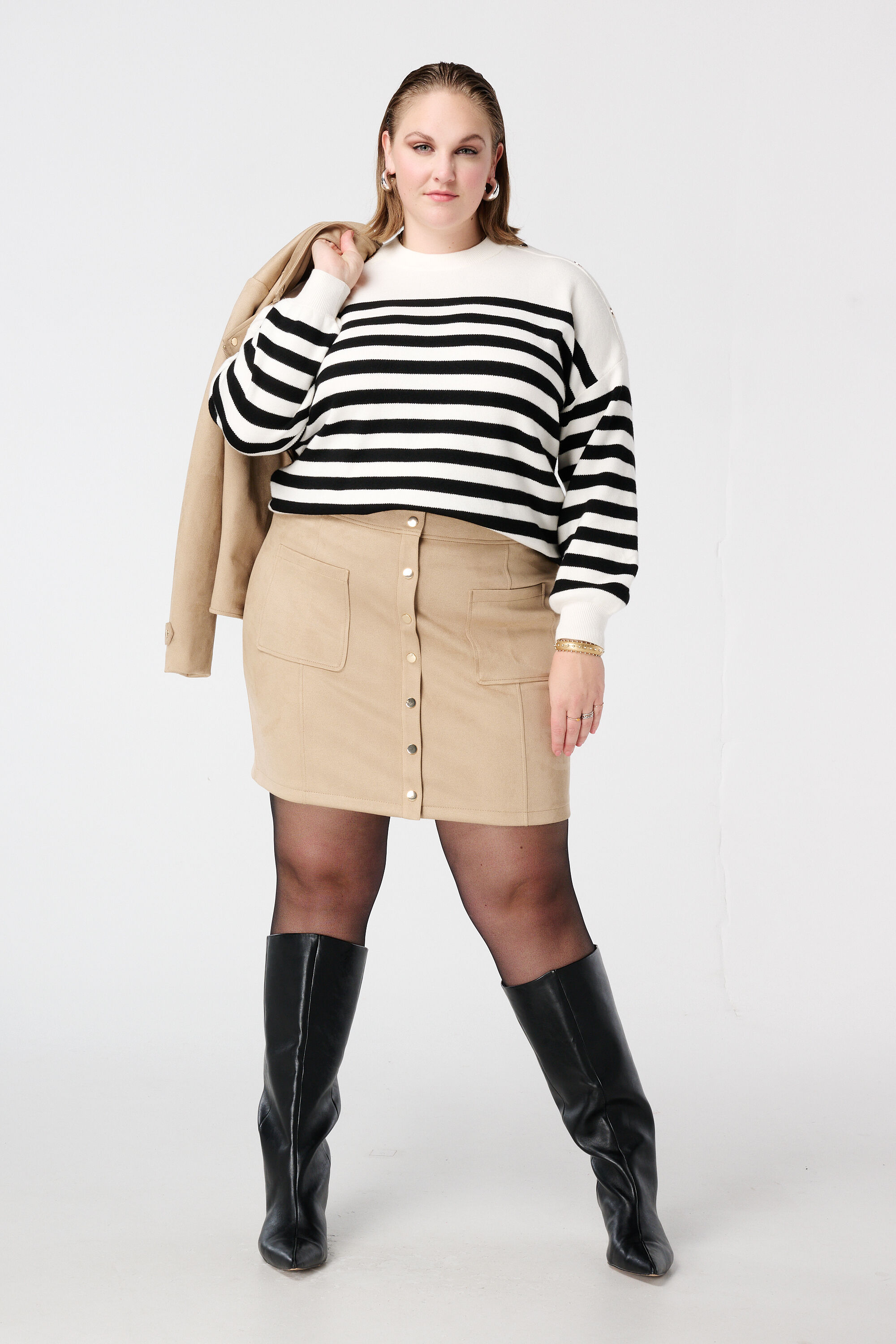 Su&egrave;dine rokje met knoopsluiting