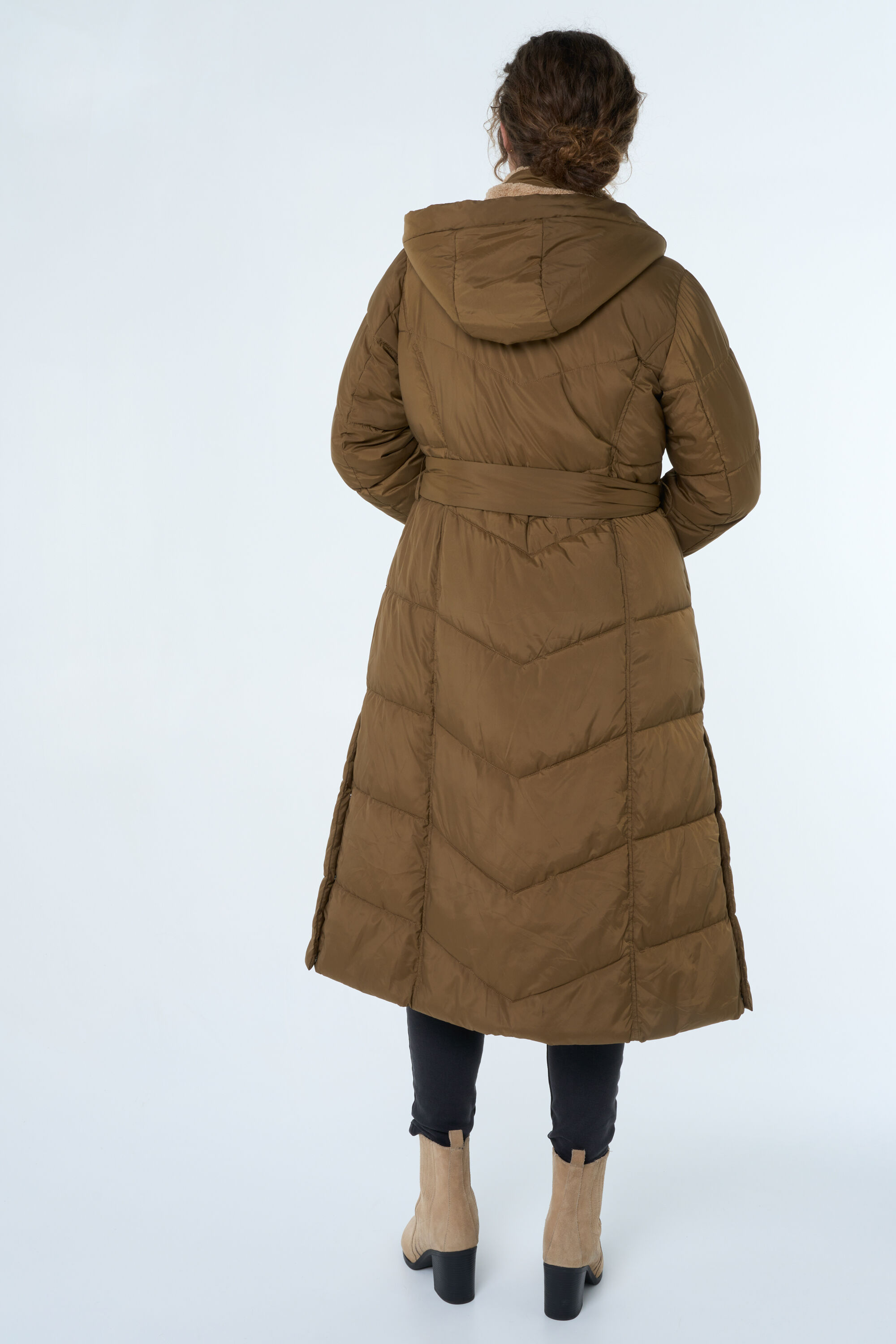 Lange gewatteerde jas met ceintuur image number 3