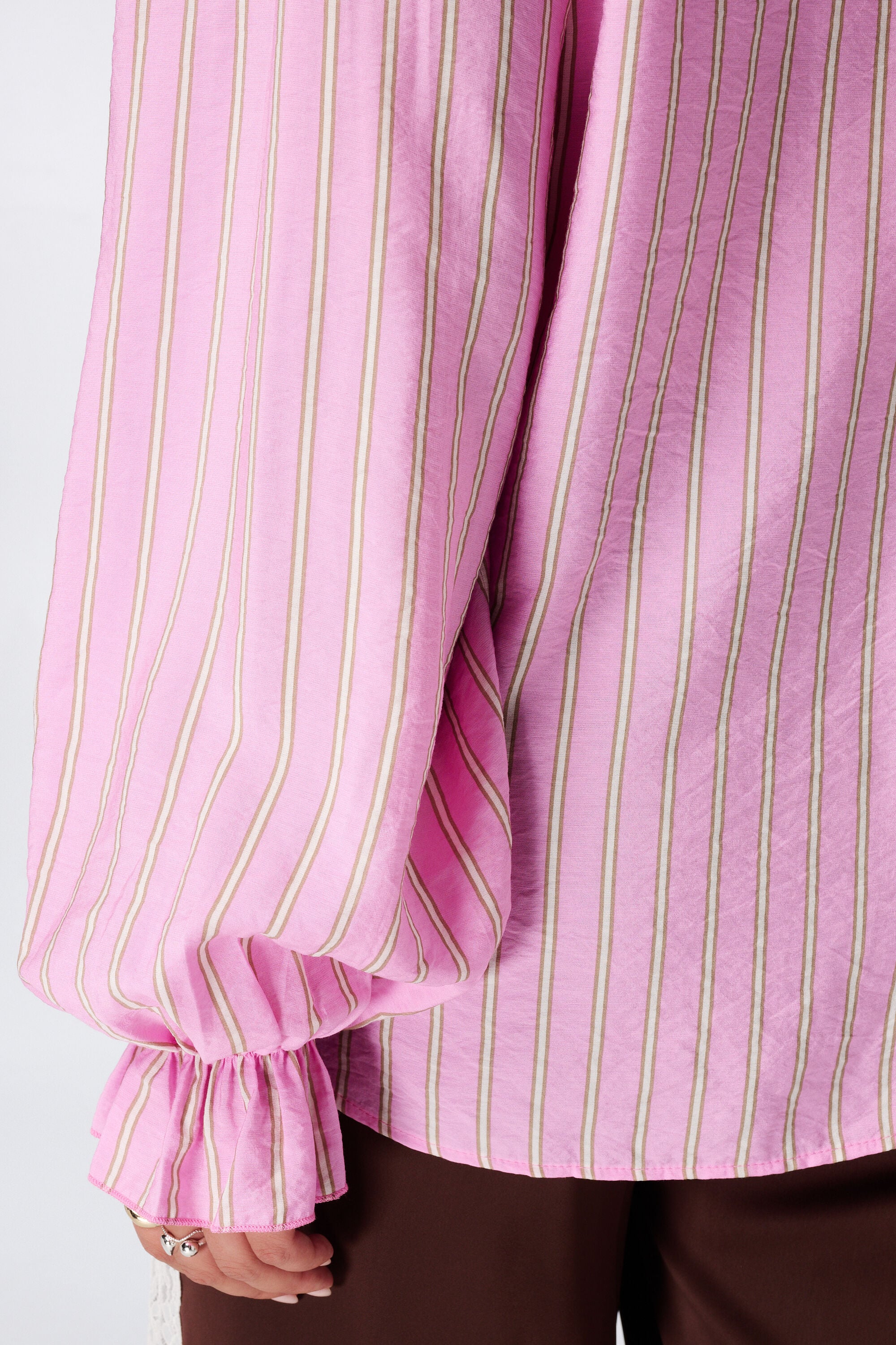 Gestreepte blouse met volants image number 6