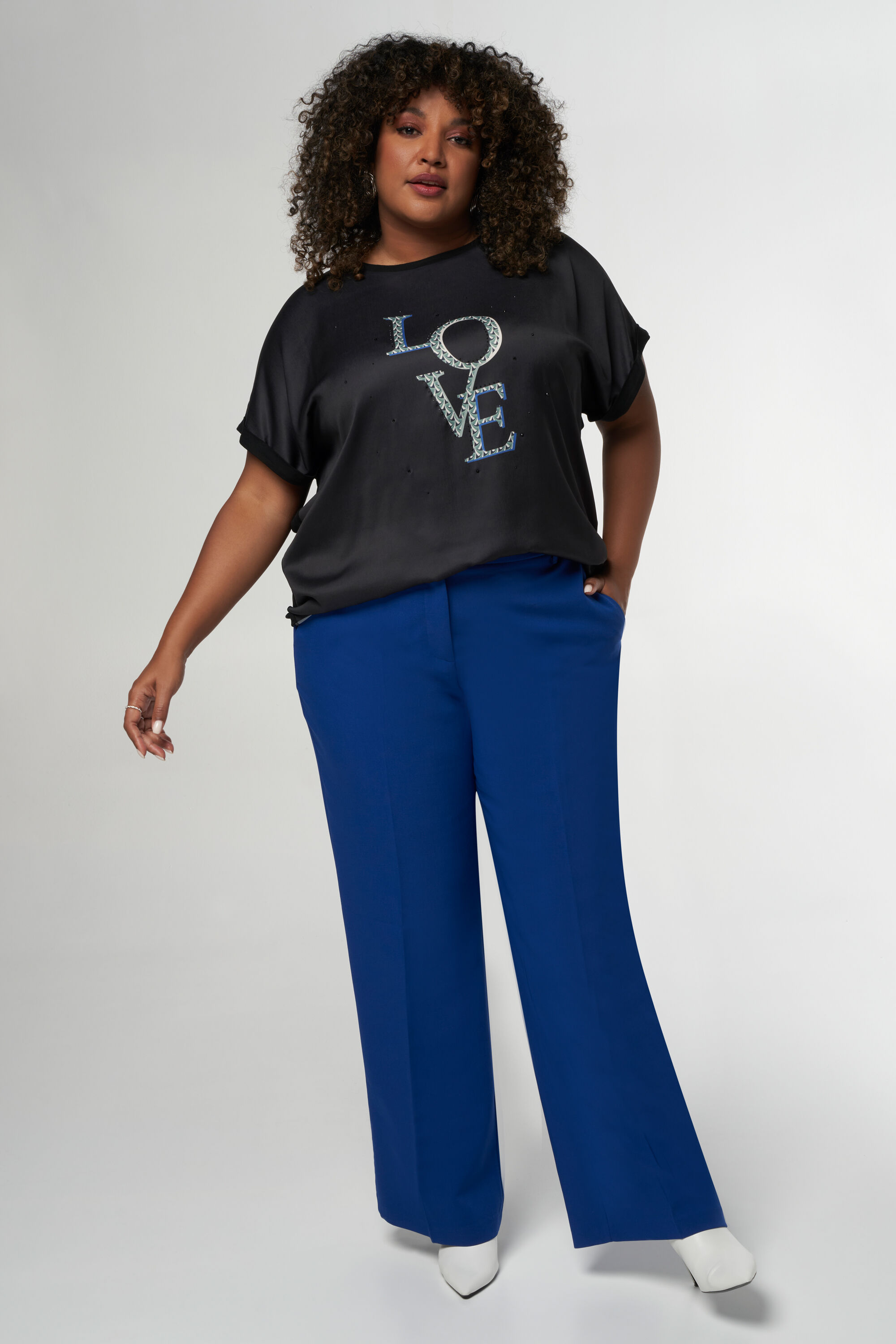 T-shirt met "LOVE" tekst image number 5