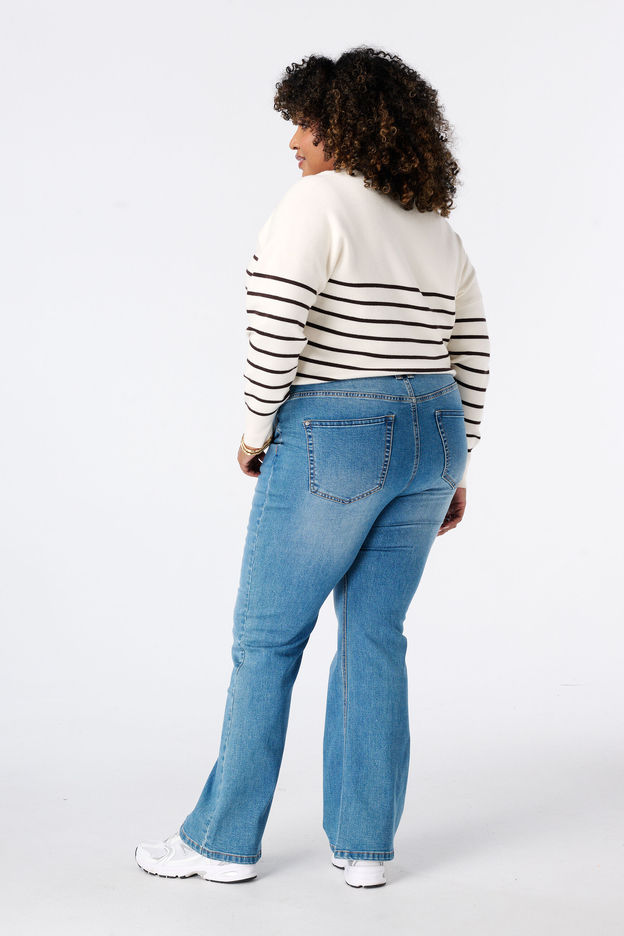 Flared leg jeans JASMIN image number 3