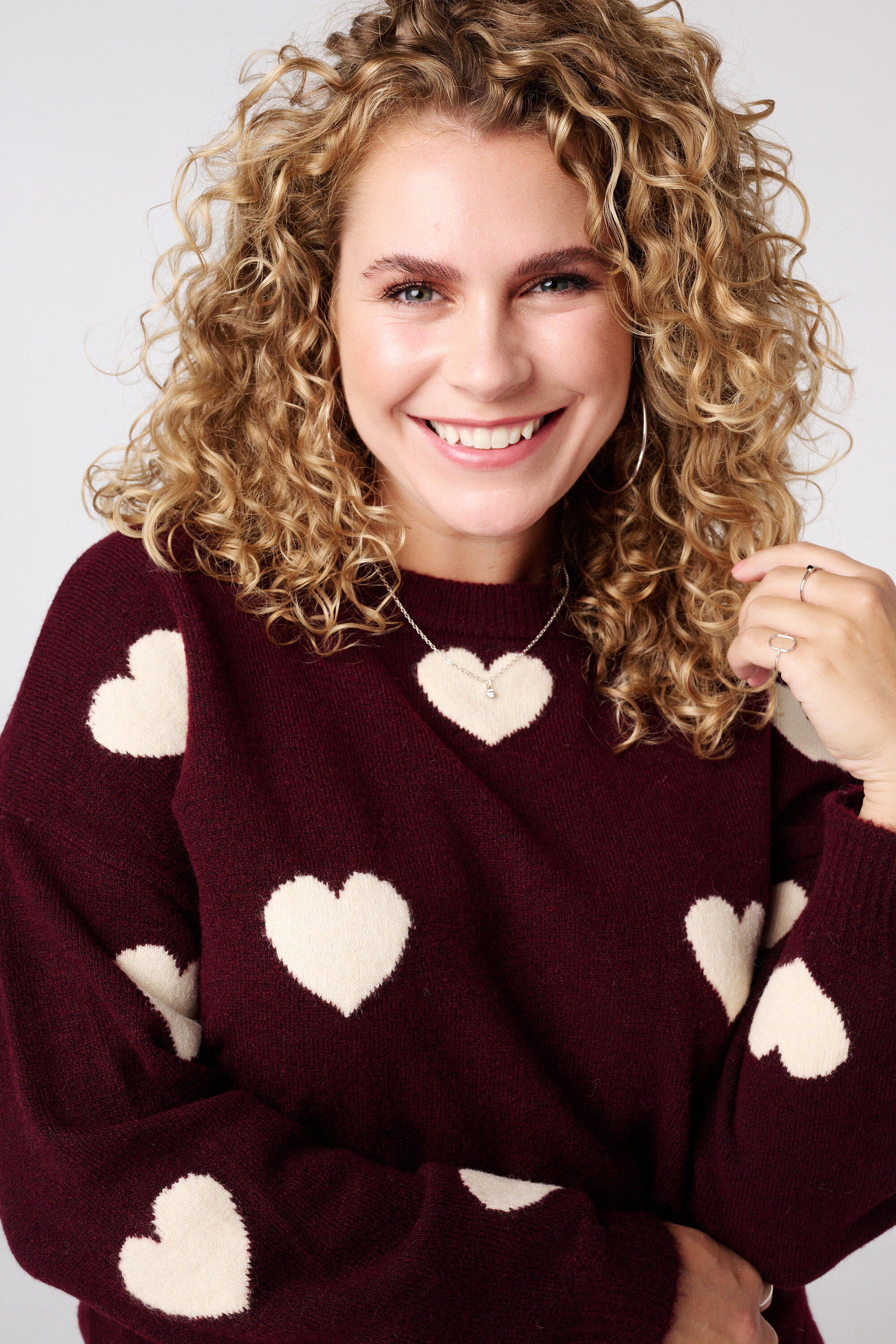 Gebreide trui met hartjespatroon image number 4