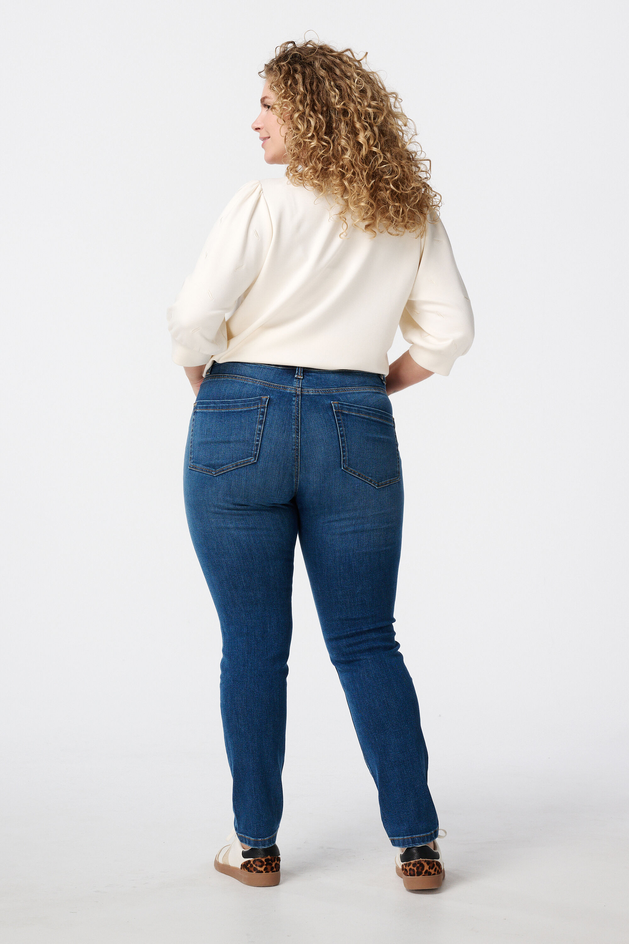 Slim leg jeans IRIS image number 3