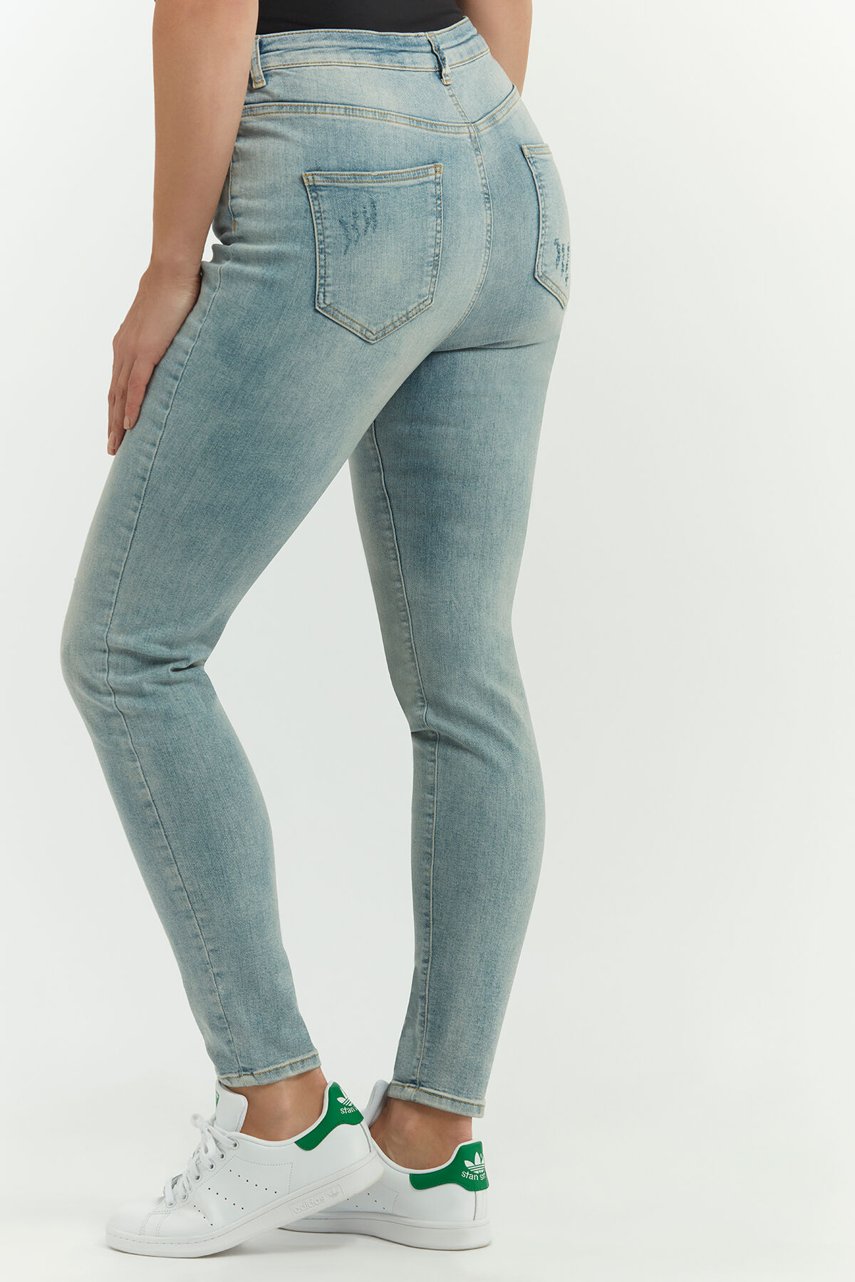 Skinny leg jeans image number 3