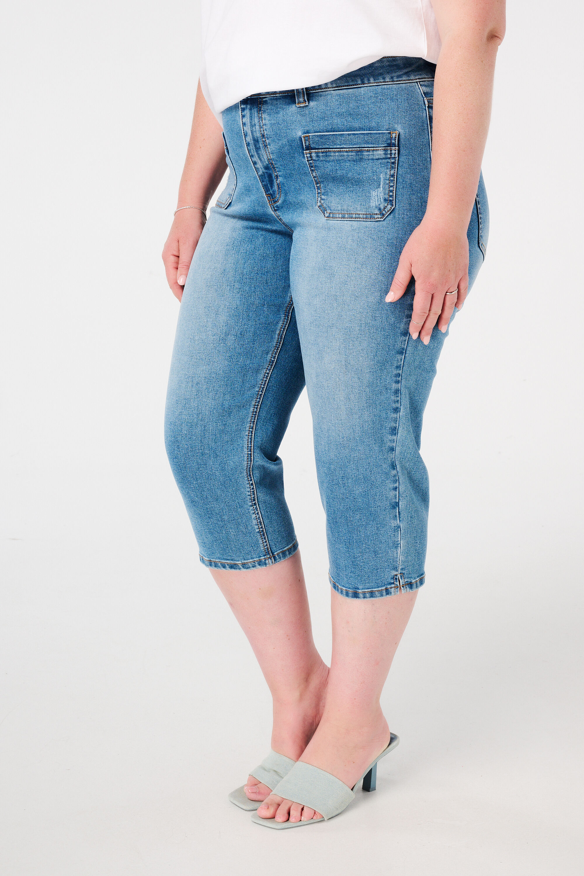 Capri jeans image number 5