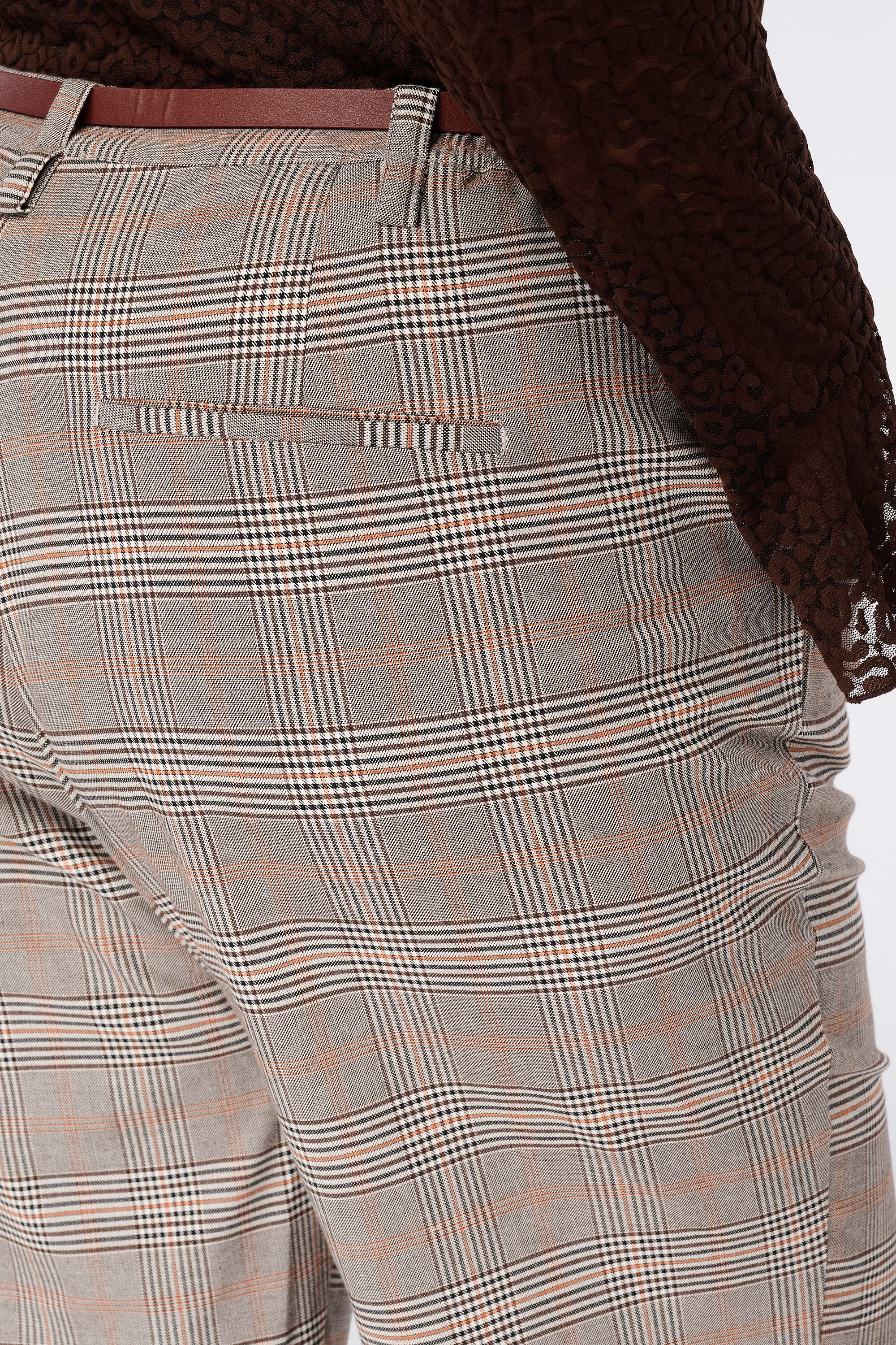 Geruite broek met ceintuur image number 4