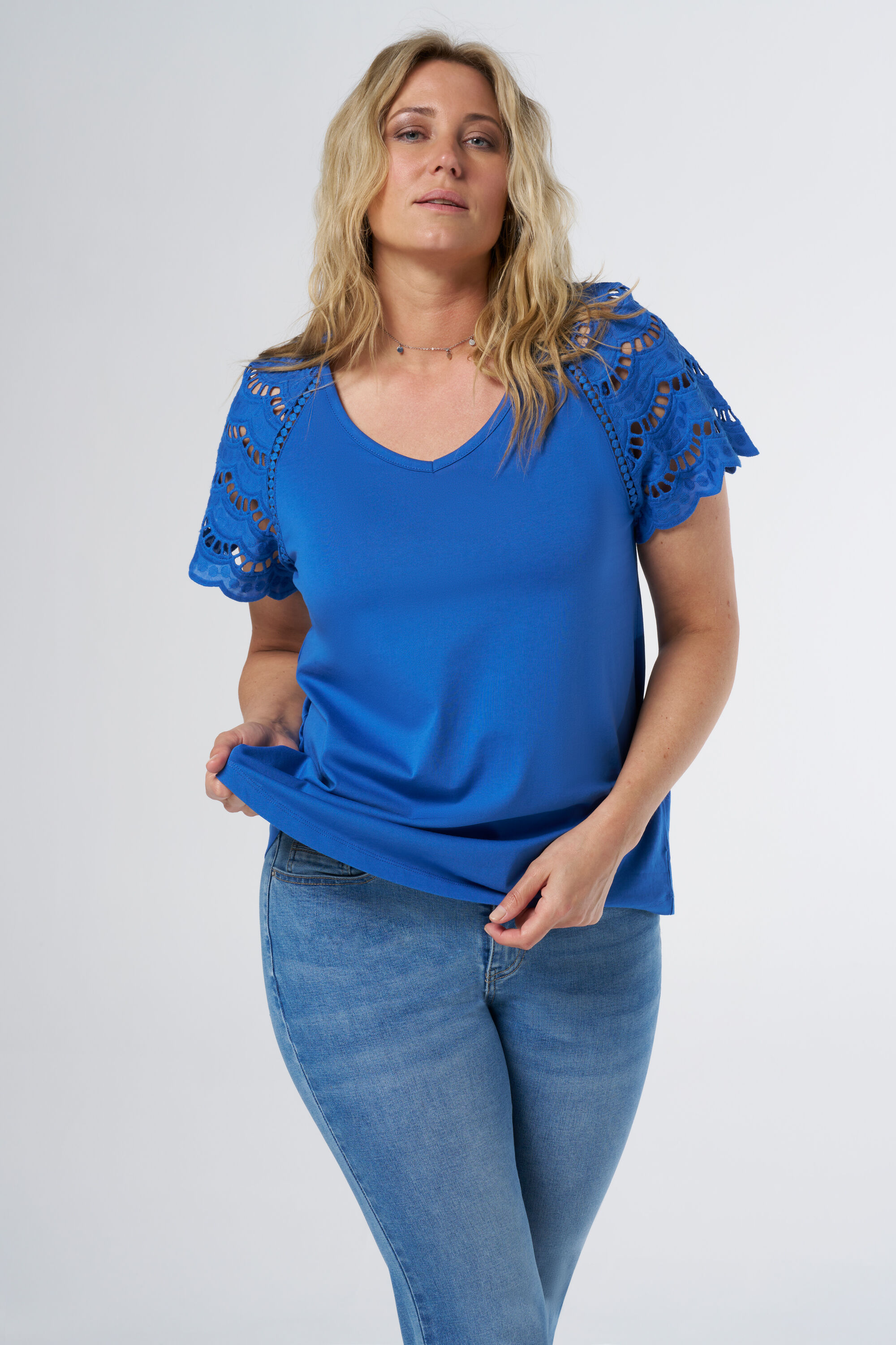 T-shirt met details op de mouwen image number 6