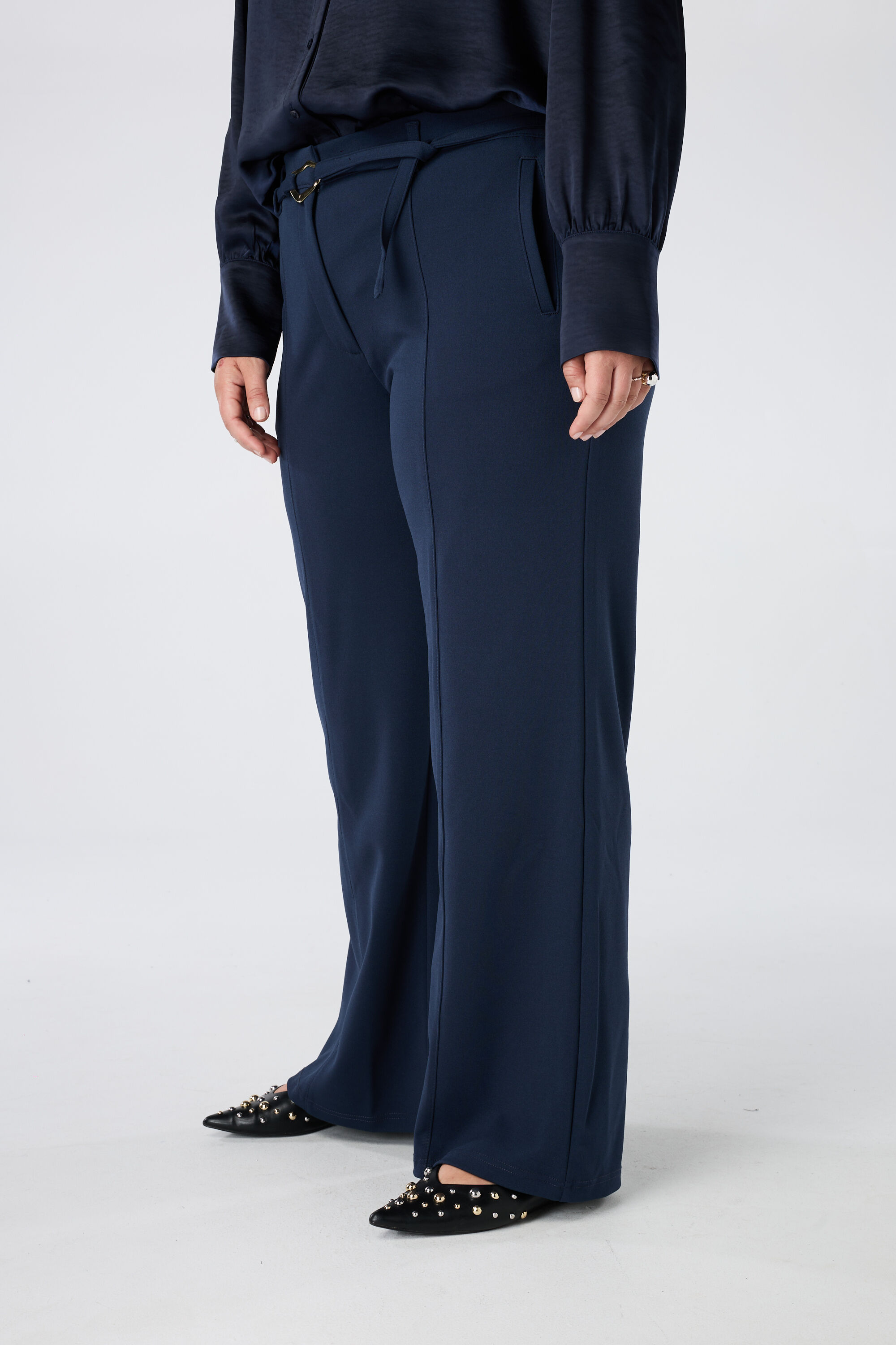 Rechte pantalon met ceintuur image number 5