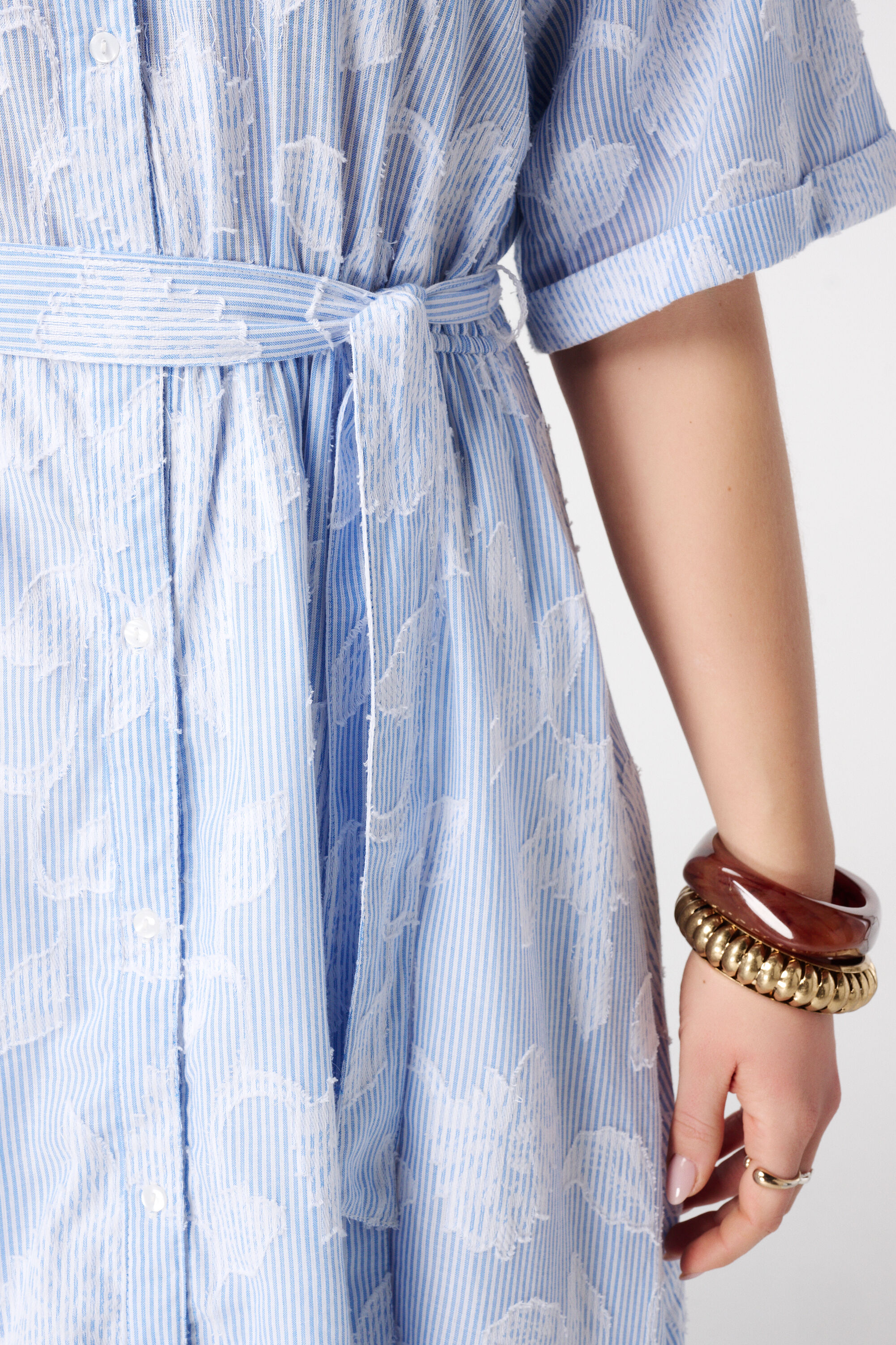 Gestreepte jurk met bloemen motief image number 5