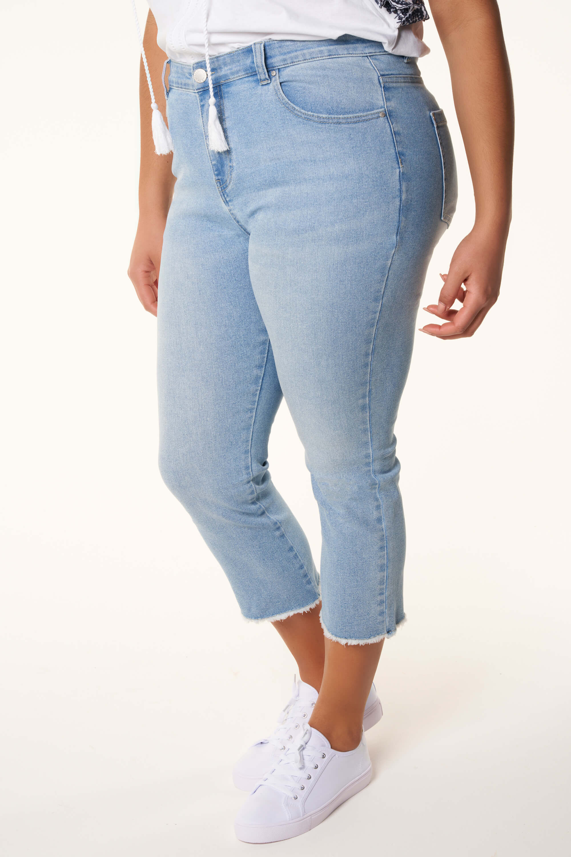 Cropped jeans image number 5