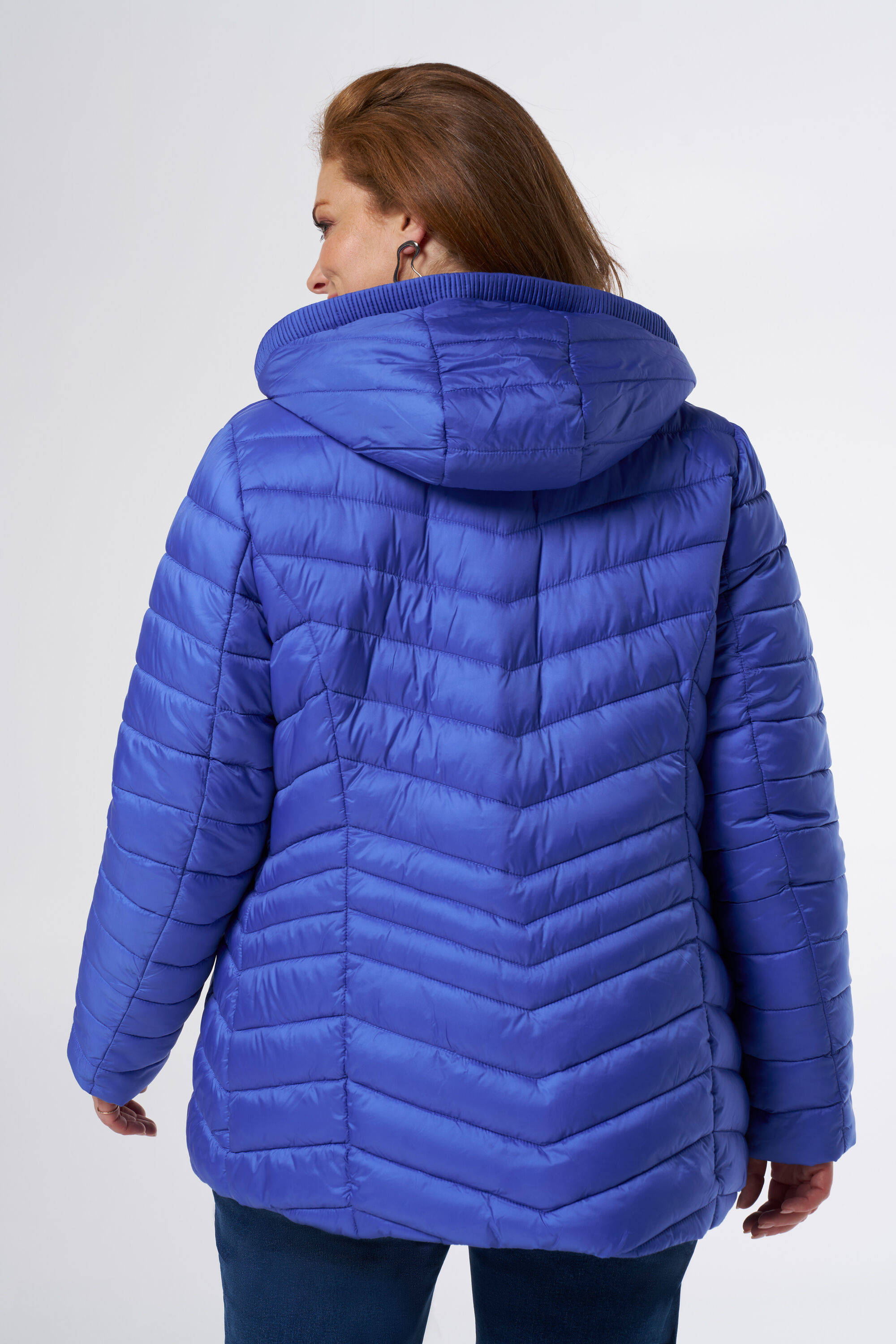 Gewatteerde jas met capuchon image number 3
