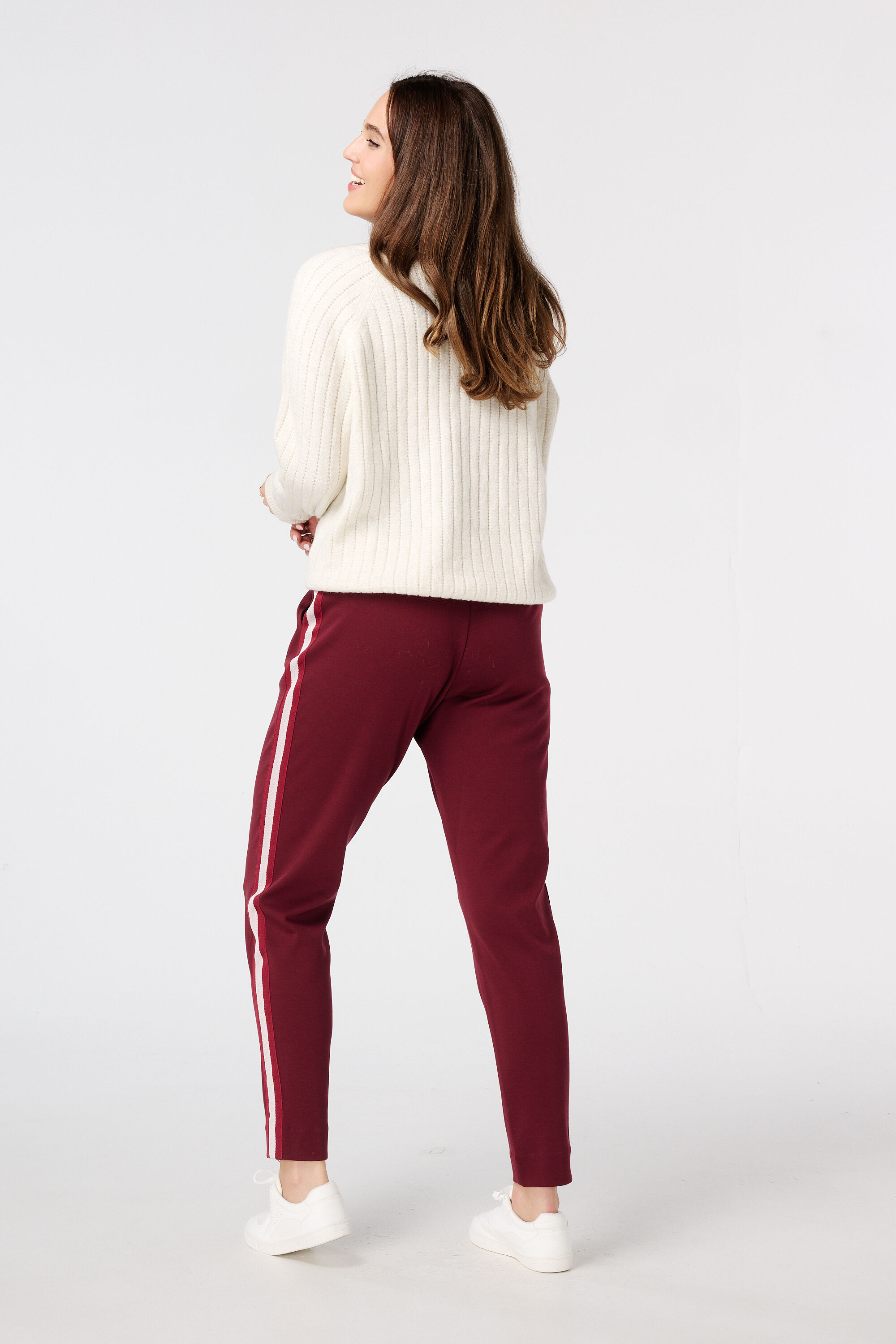 Tapered pantalon met bies aan de zijkant image number 3