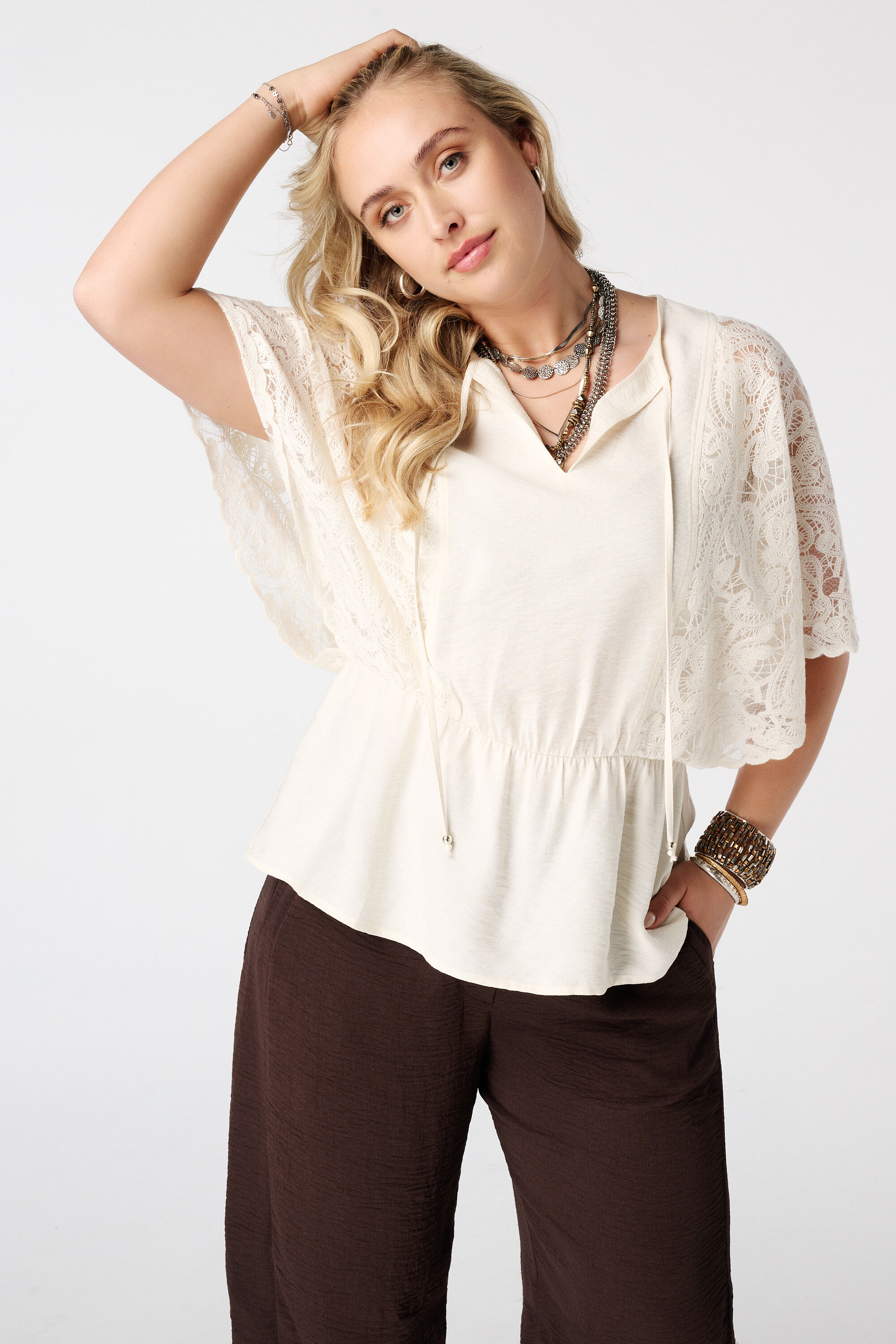 Blouse met kanten mouwen