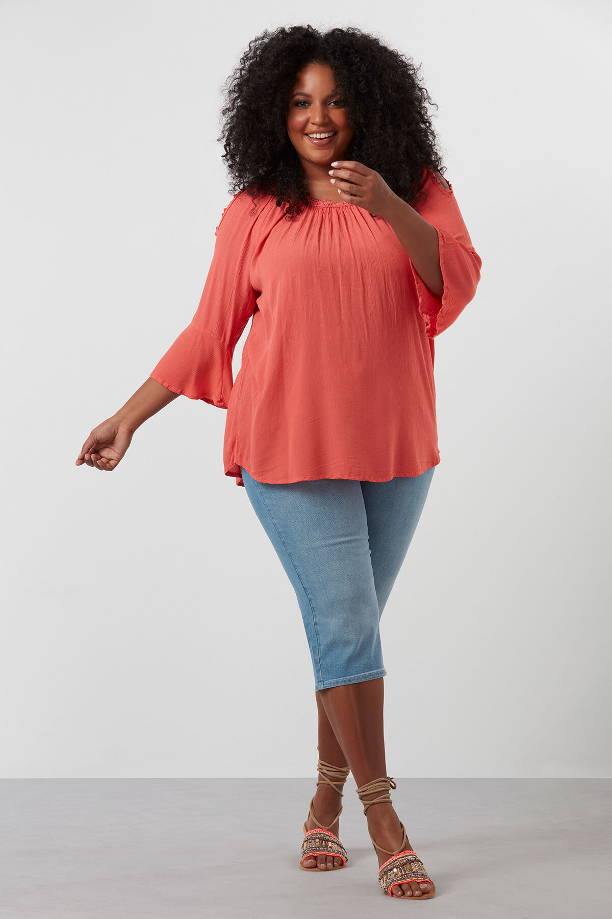 Capri jeans BOTTOM LIFT image number 5