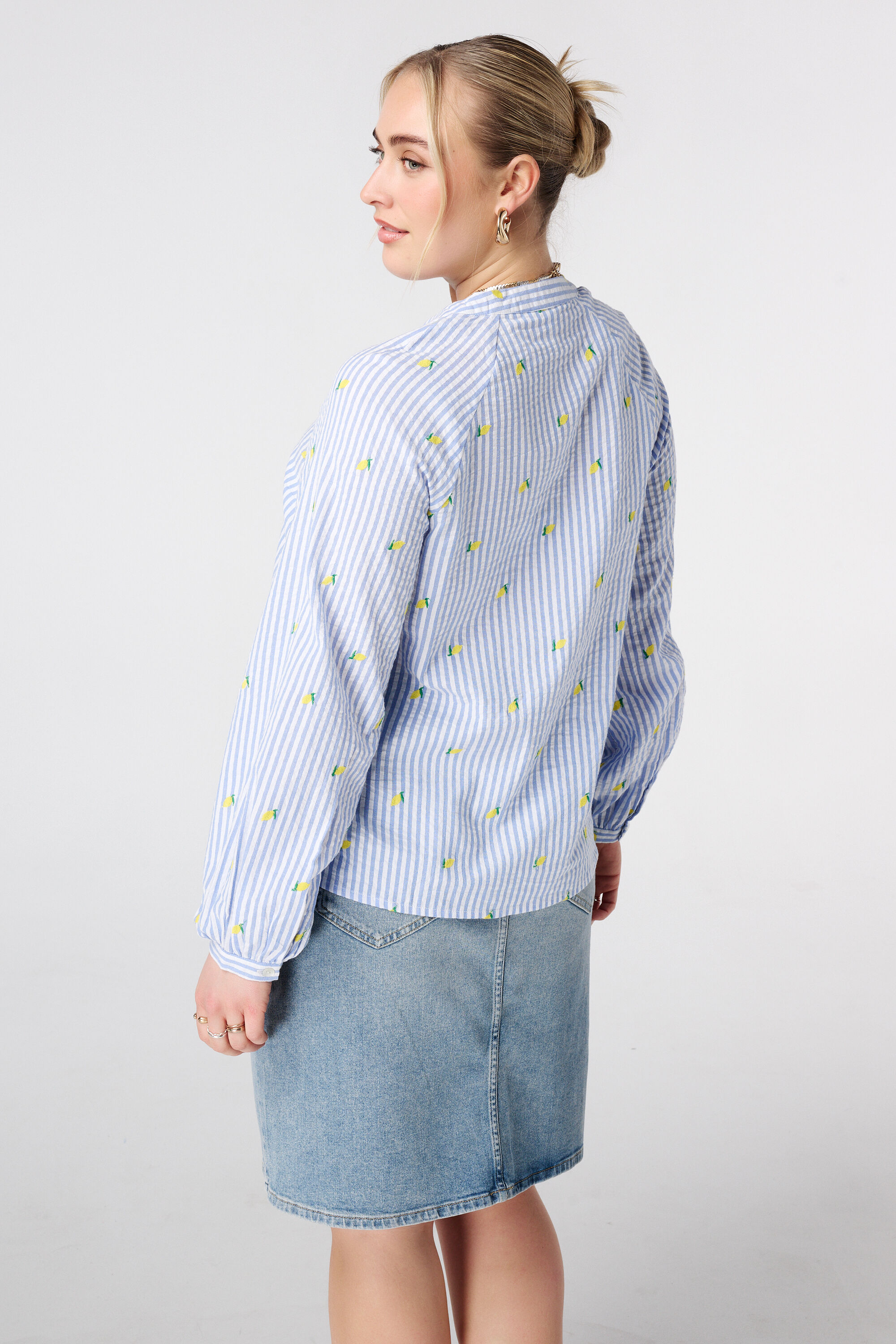 Gestreepte blouse met print image number 3
