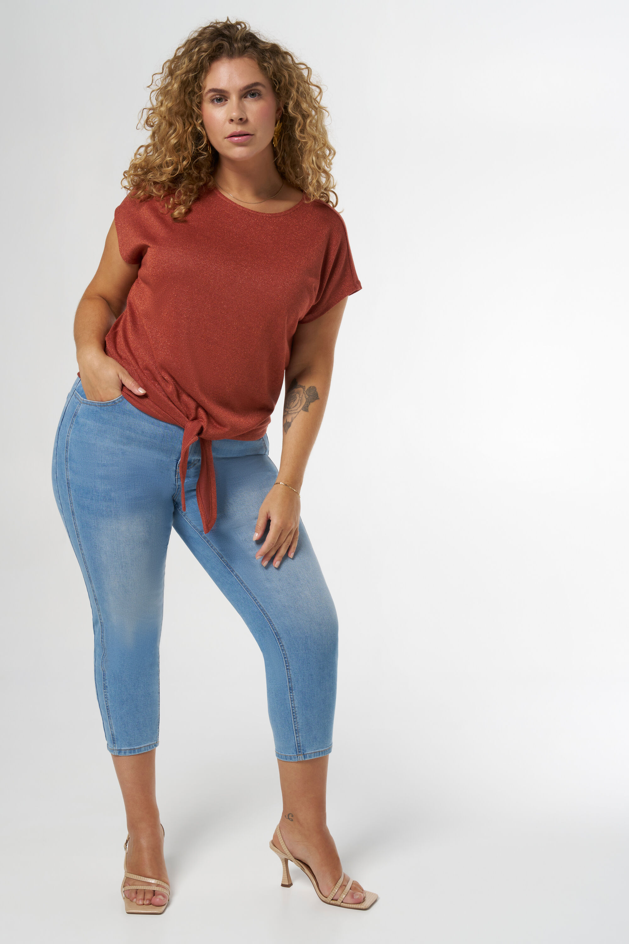 Top met knoopdetail image number 5