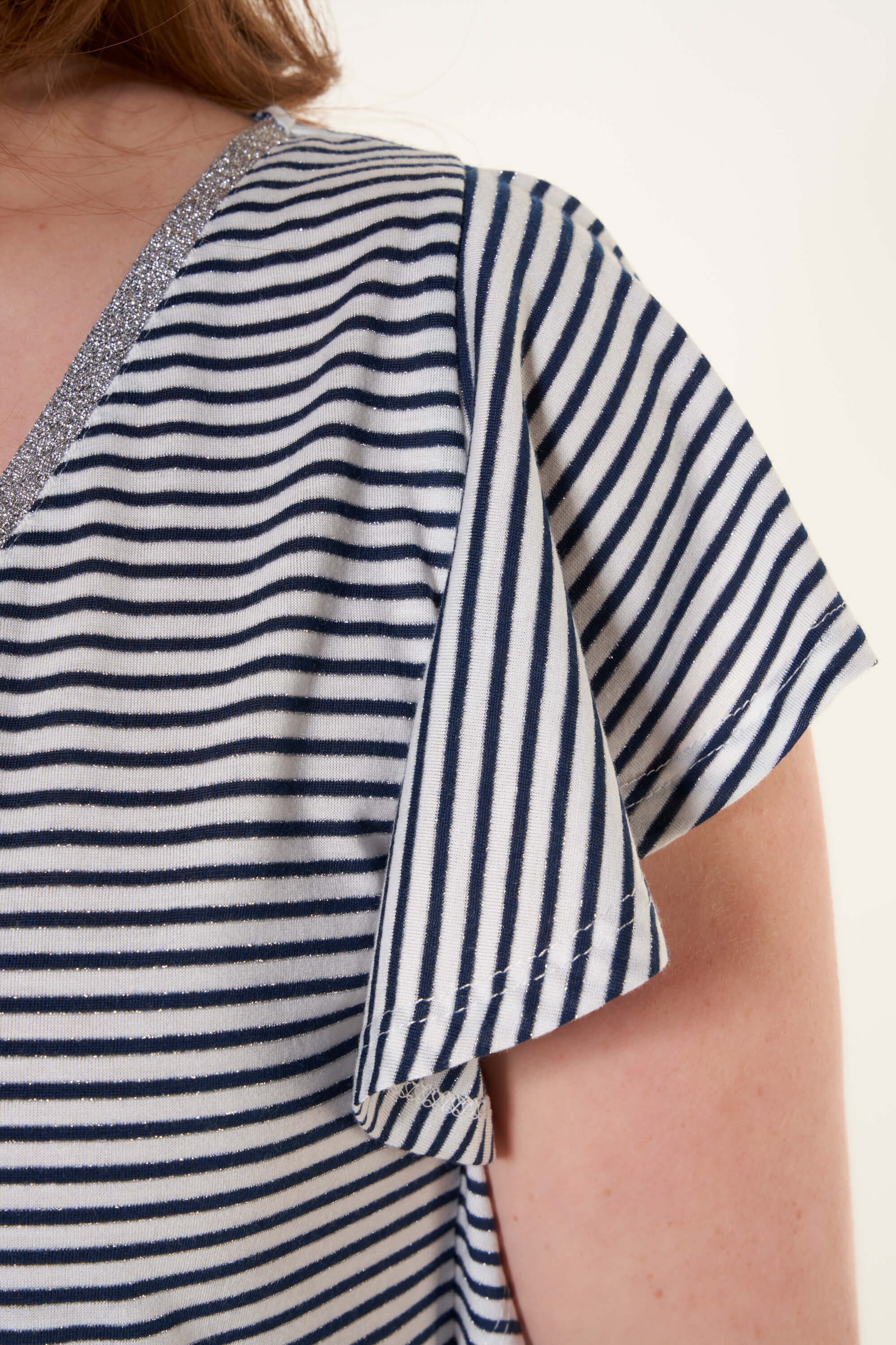 Gestreepte t-shirt met lurex image number 4
