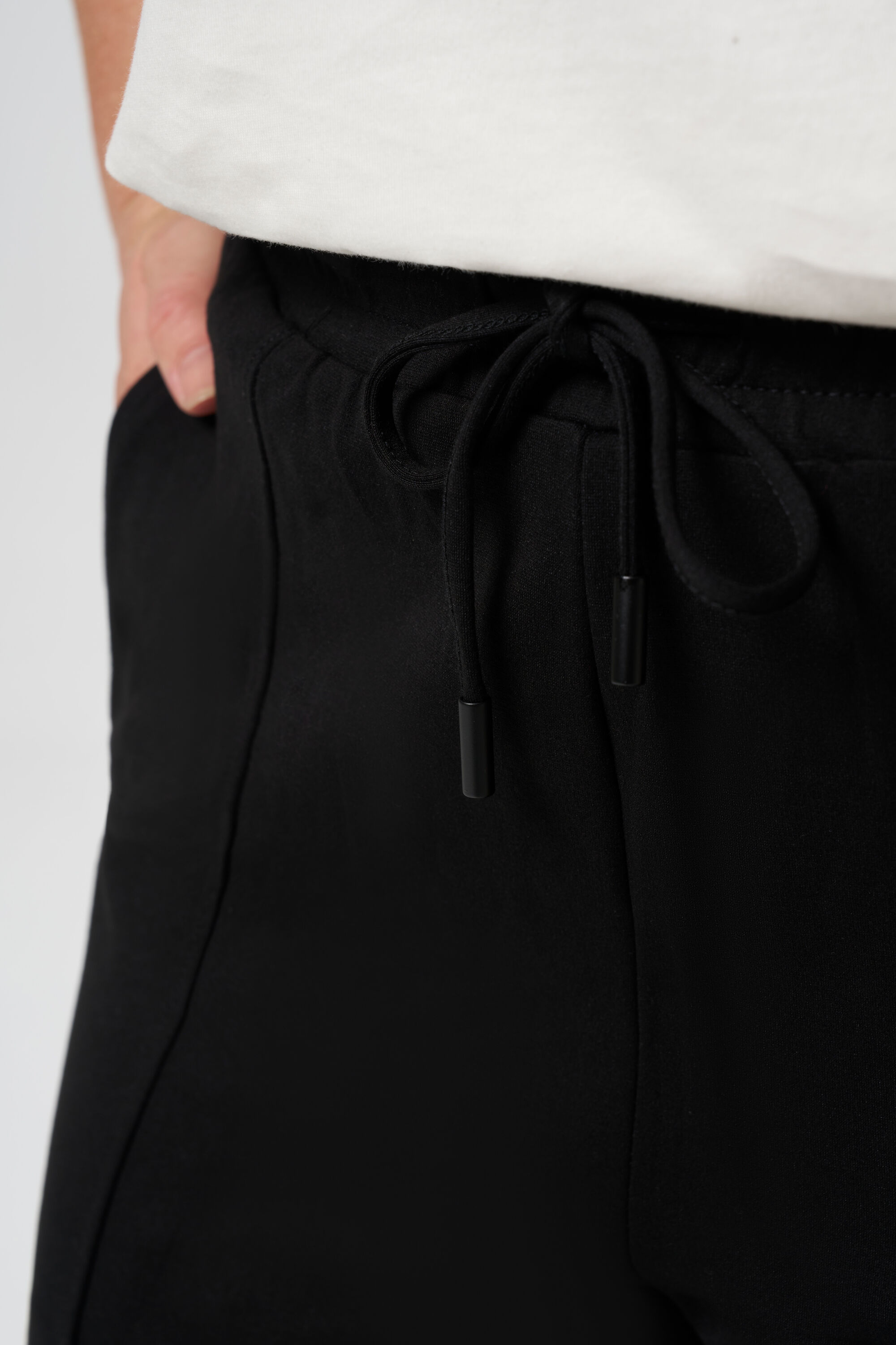 Ruimvallende jogger image number 4