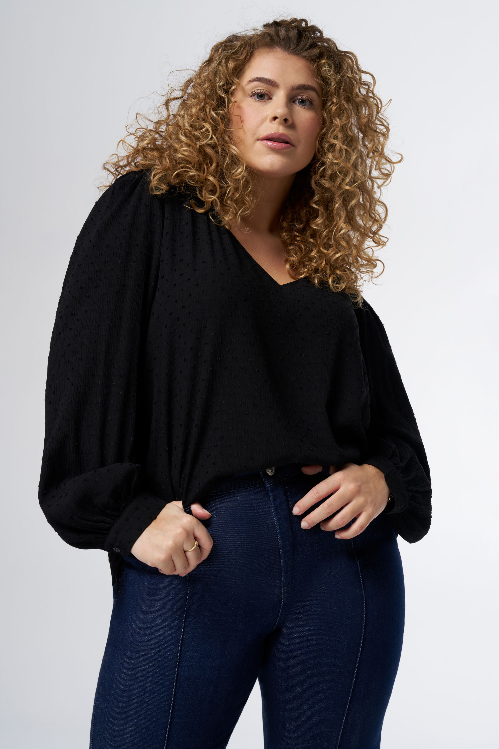 Blouse met details en pofmouwen image number 6